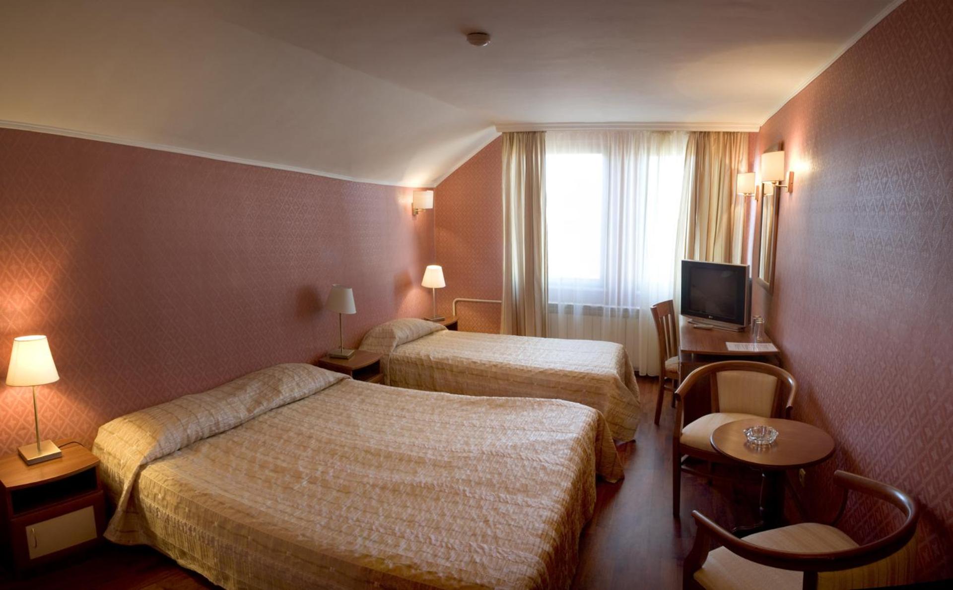 Triple Room - Photo 1