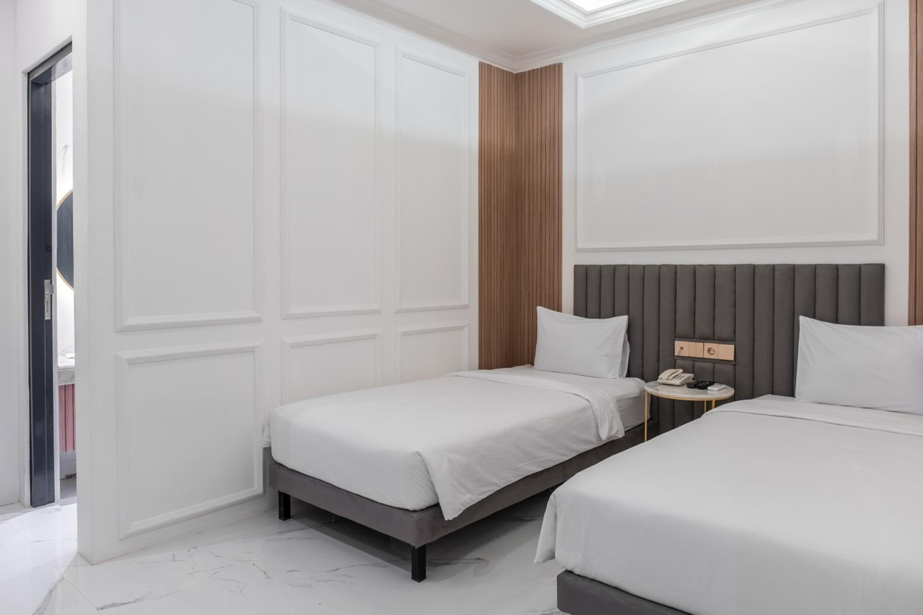 Superior Twin Room - Photo 1