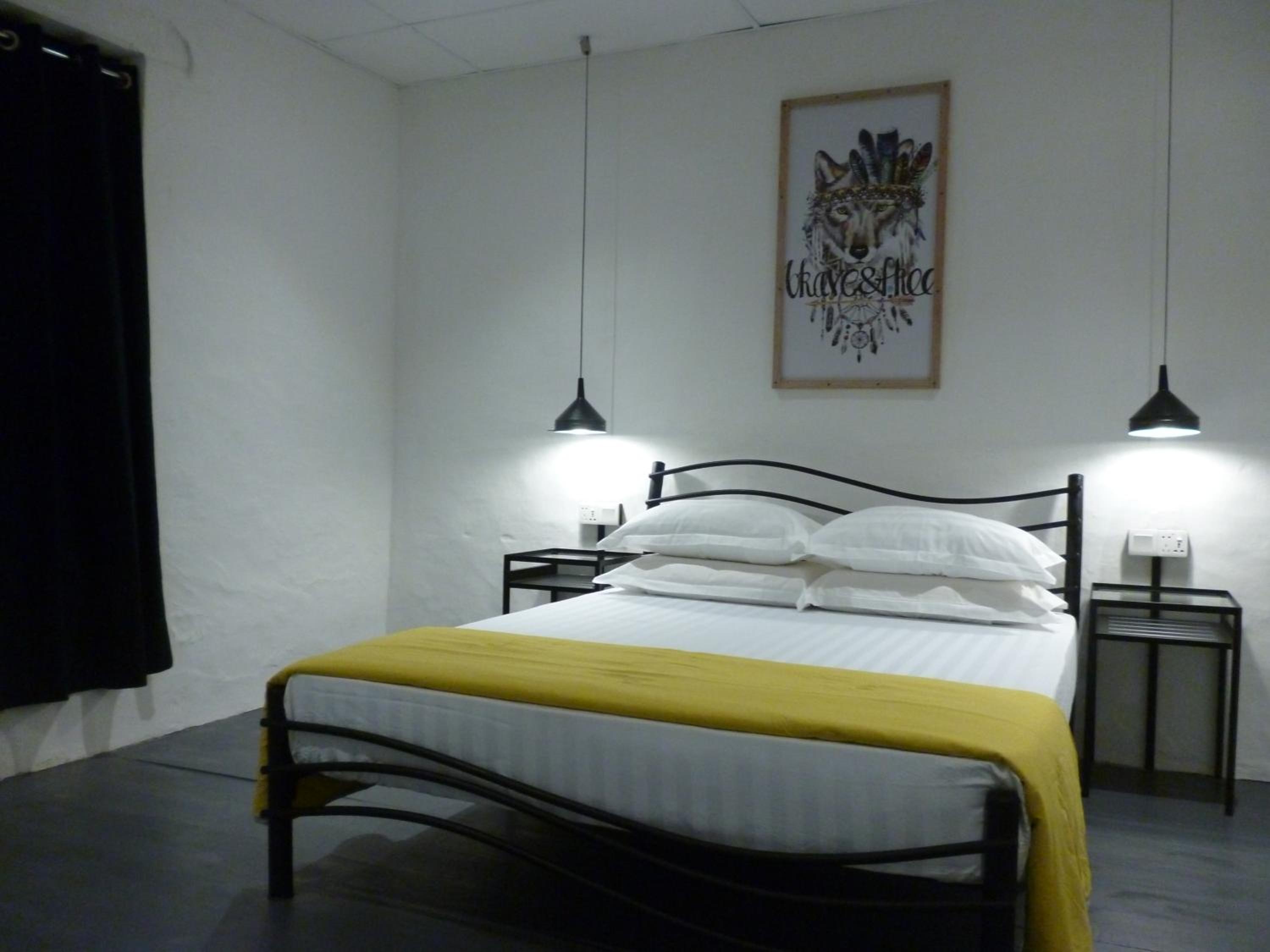 Deluxe Queen Room