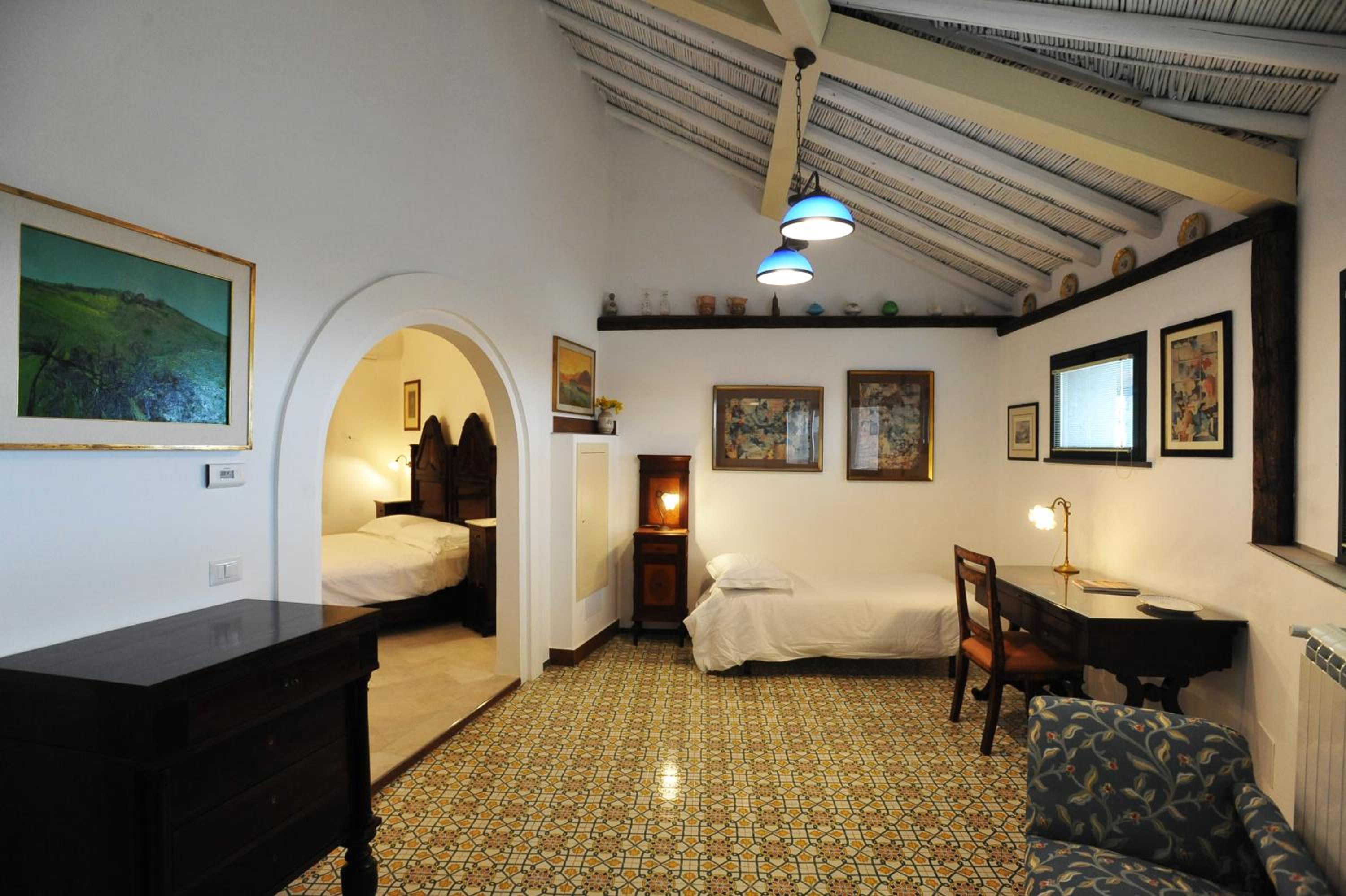 Large Double Room photo 1