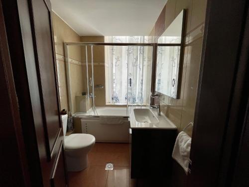 Deluxe Double Room with Sea View - Photo 8