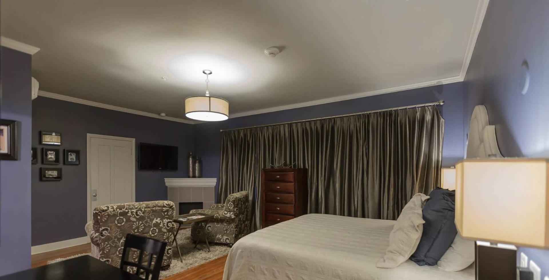 Deluxe King Room photo 3