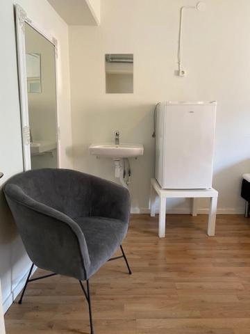 Twin Room with Shared Bathroom photo 2
