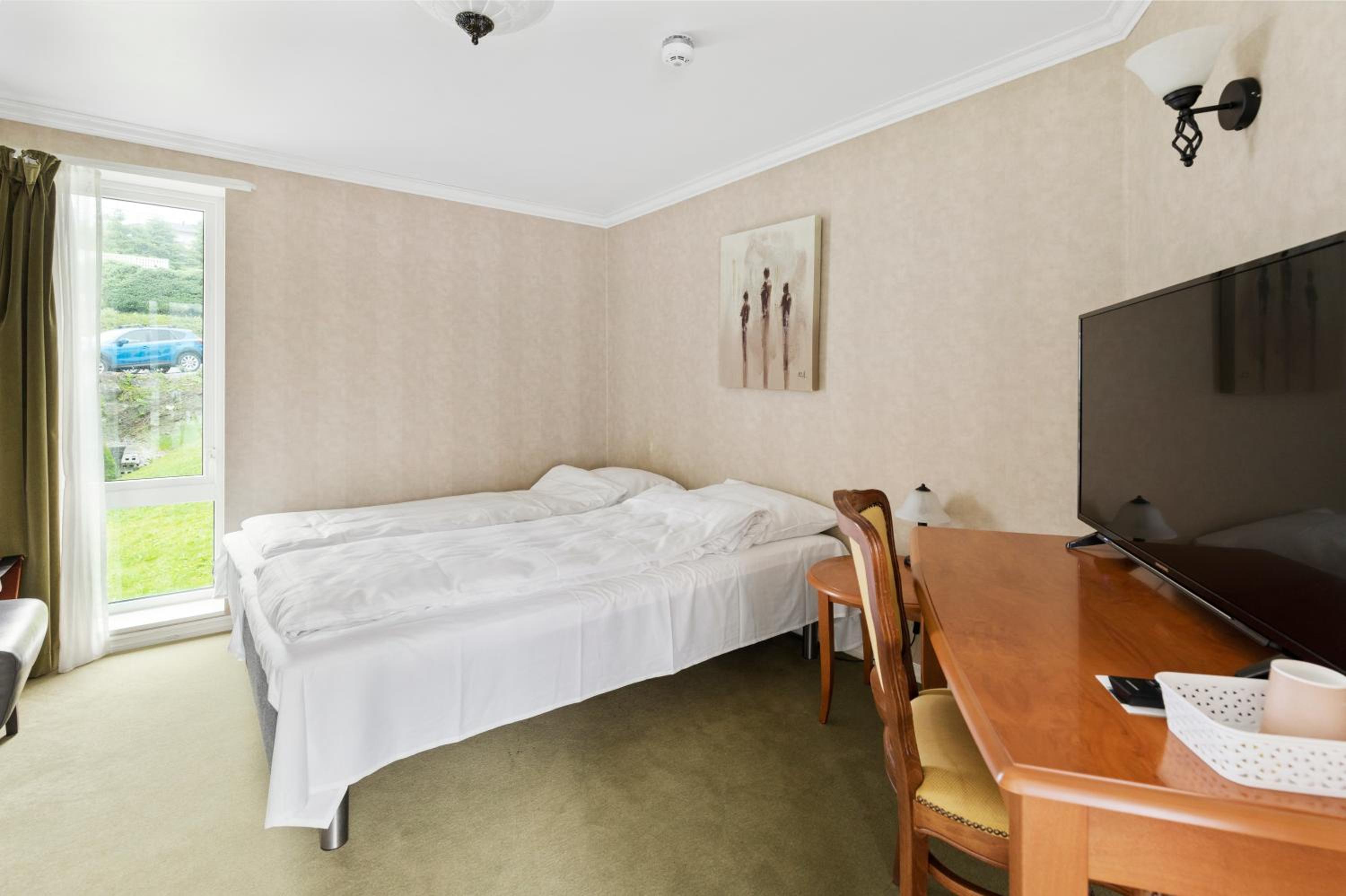 Budget Double Room photo 2