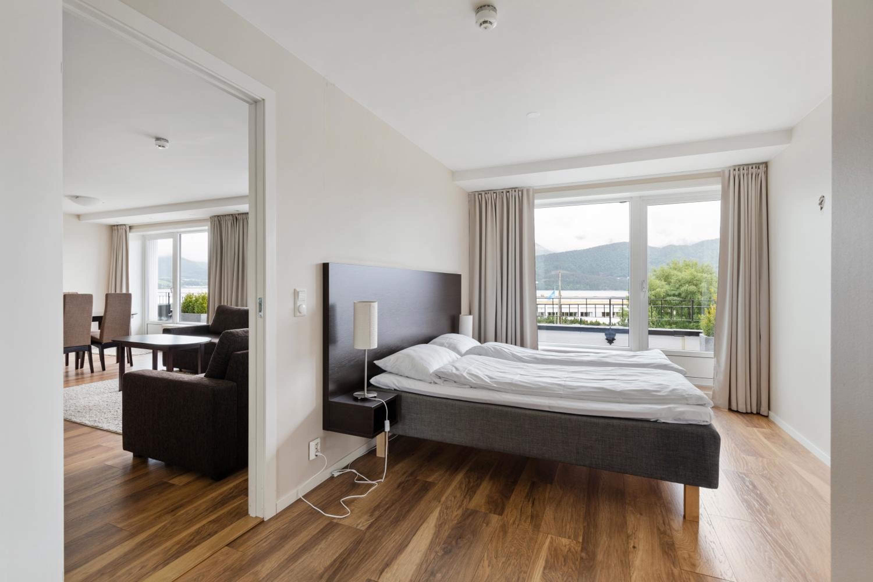 Junior Suite with Sea View photo 2