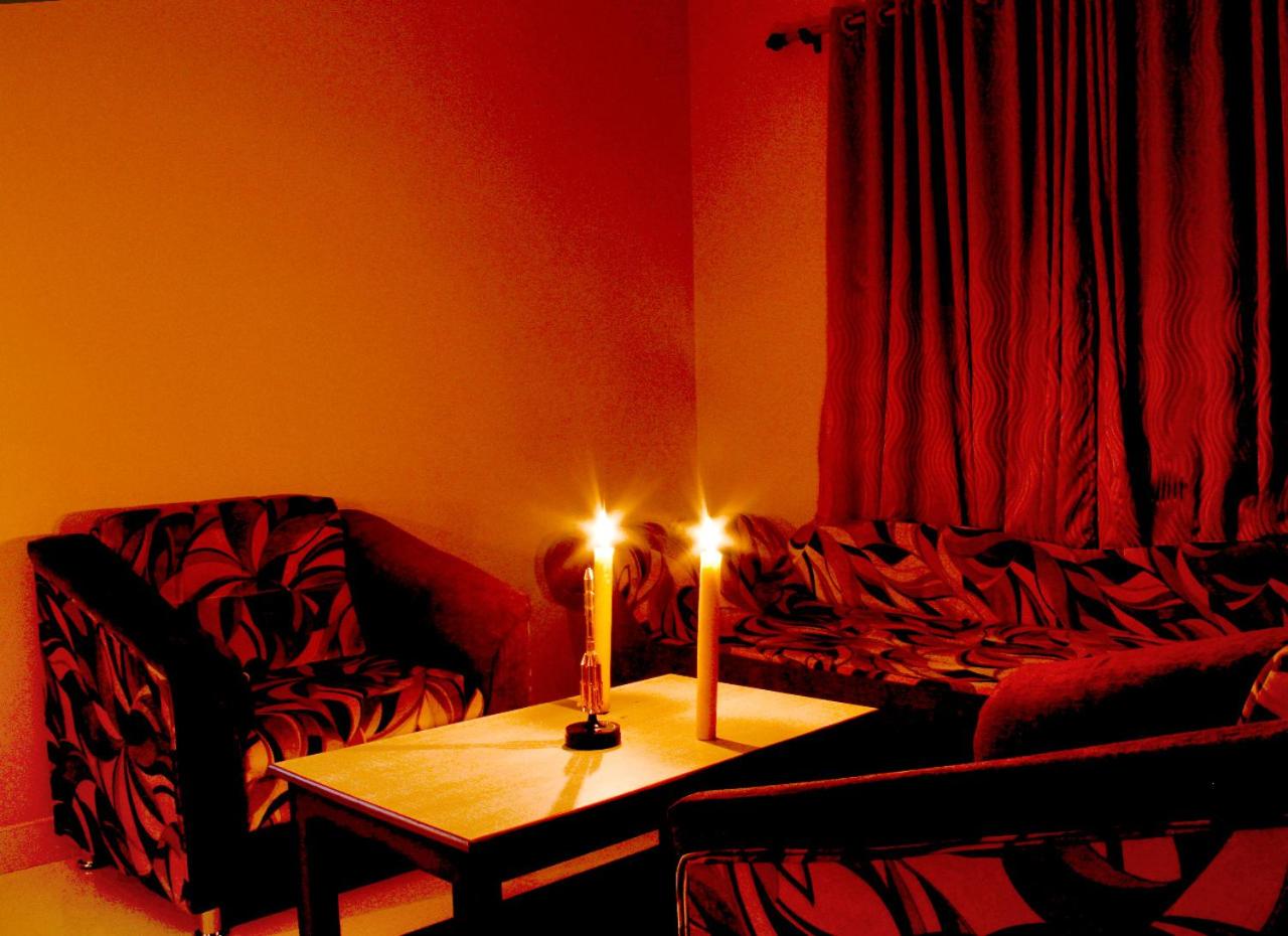 Executive Suite - Photo 2