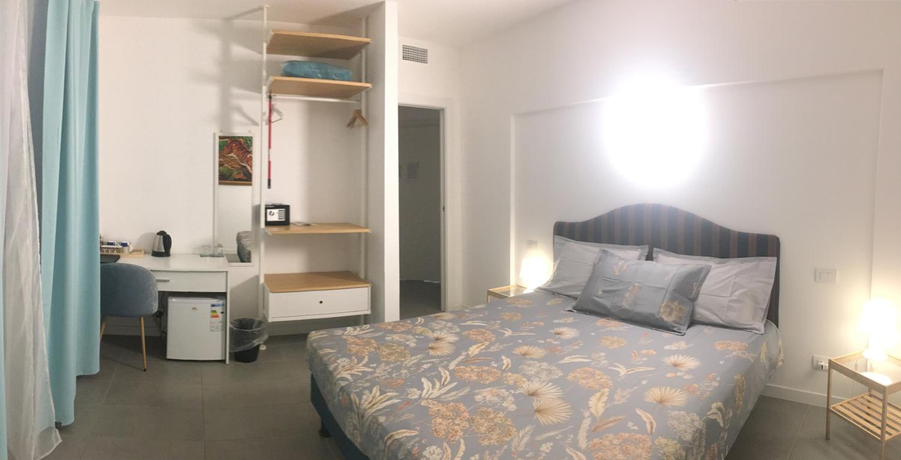 Double Room with Private Bathroom - Photo 2