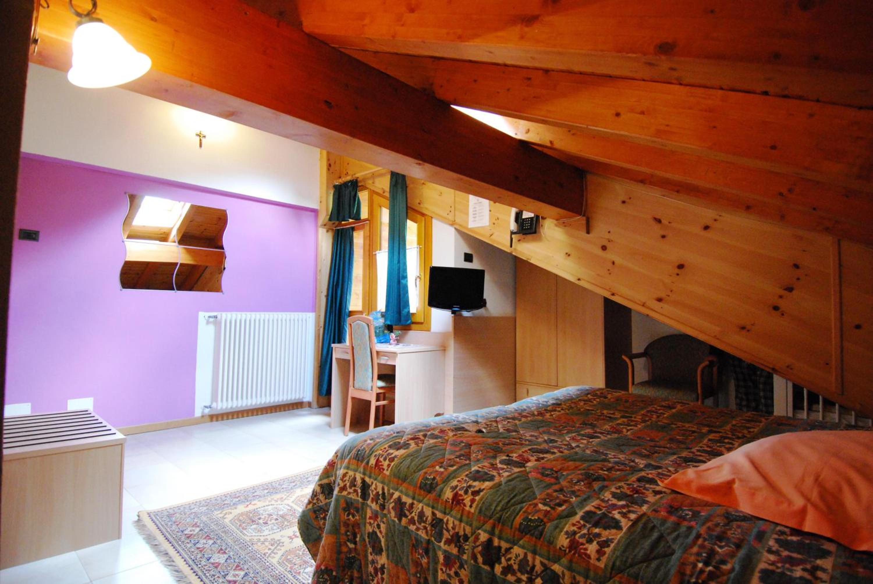 Double or Twin Room - Photo 11