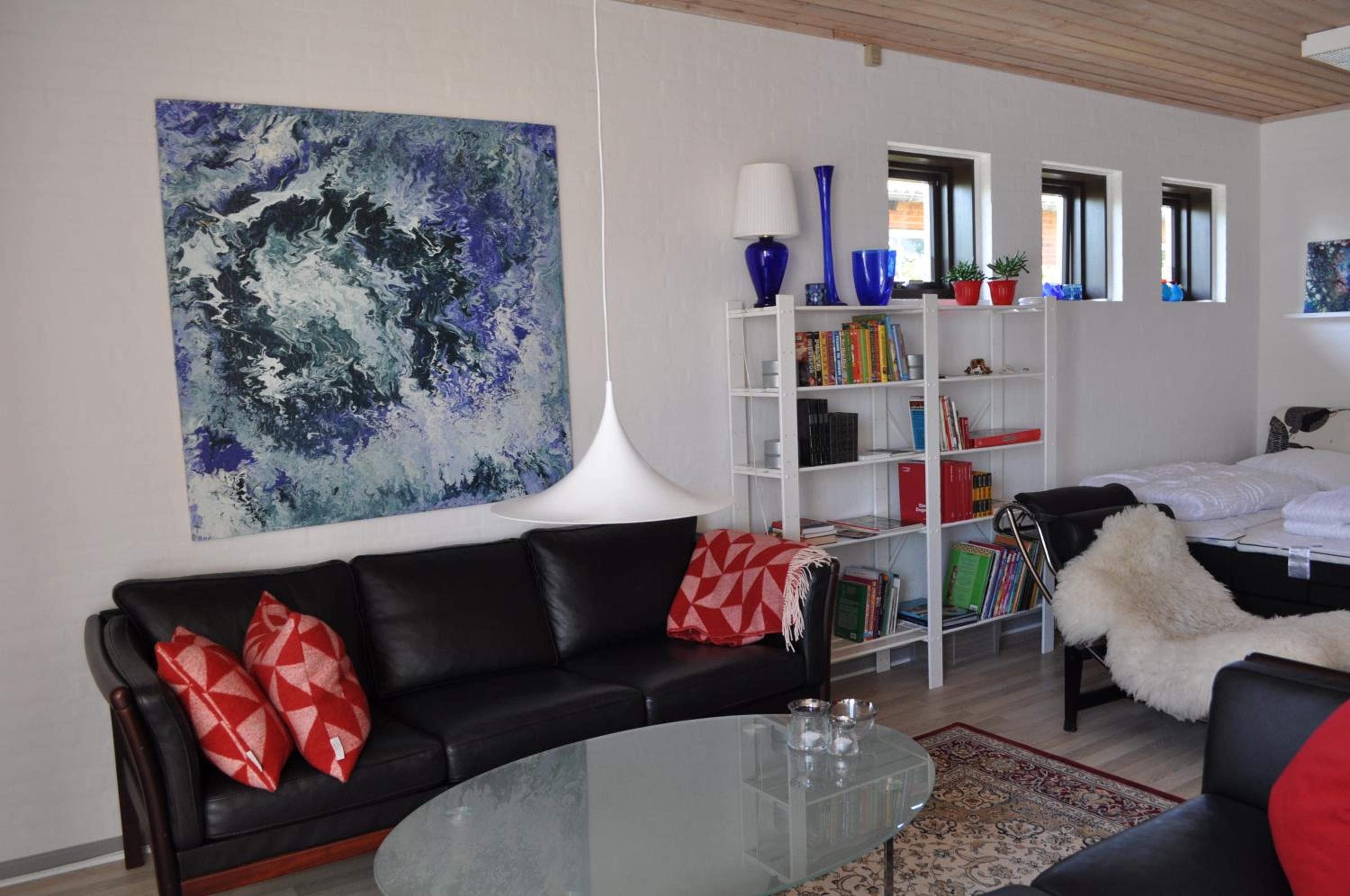 Two-Bedroom House - Photo 15