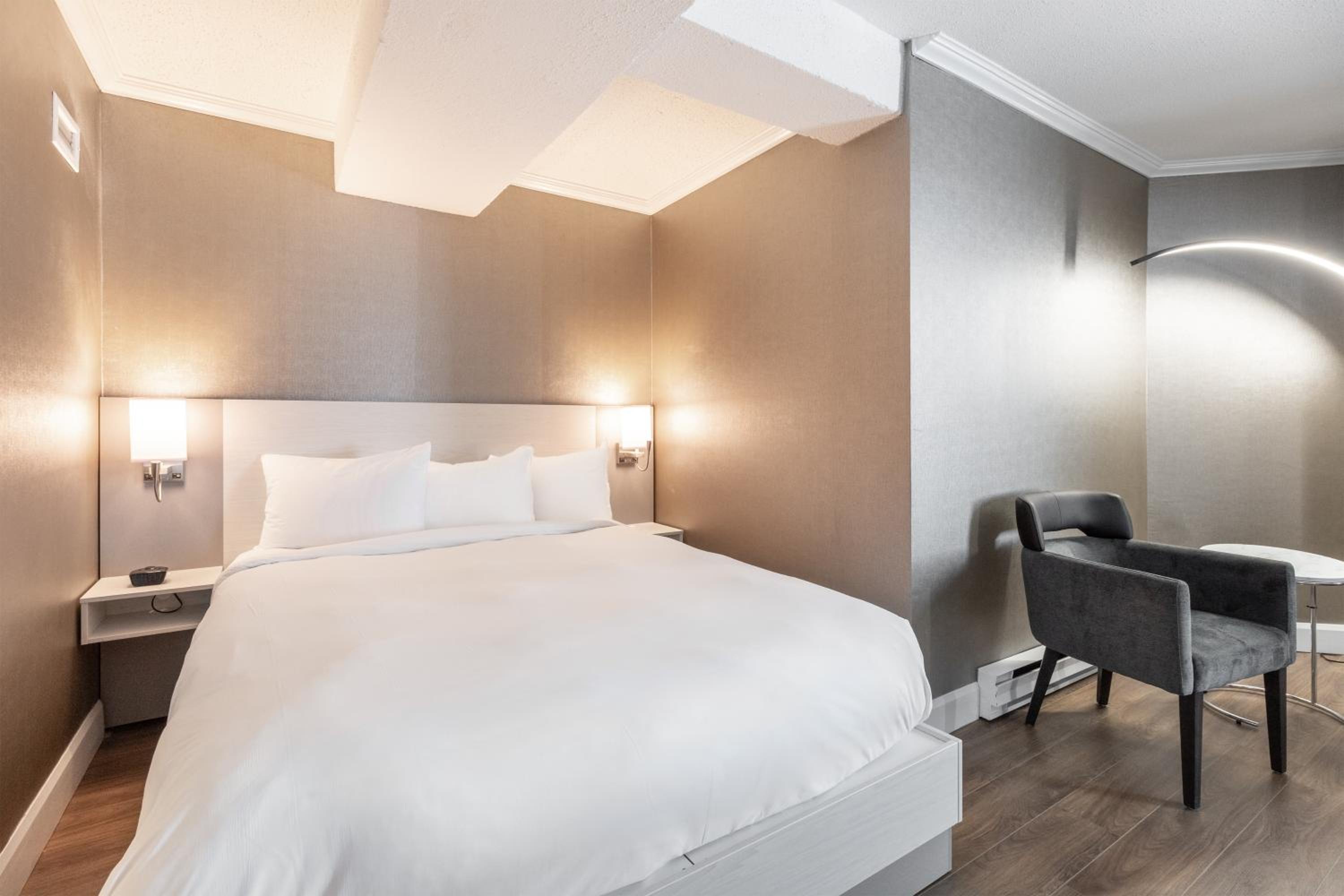 Standard Queen Room - Photo 1