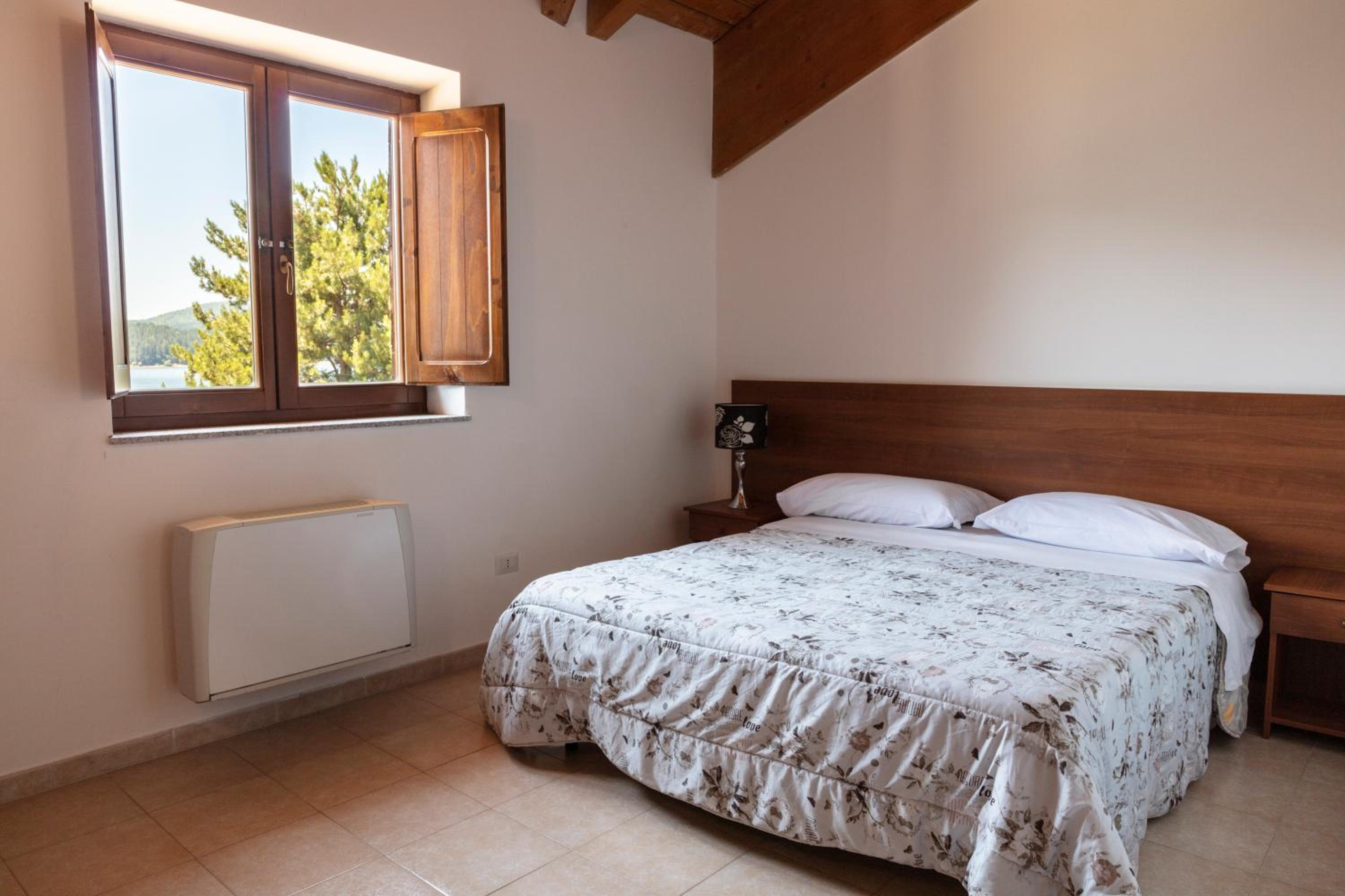 Double Room with Lake View photo 1