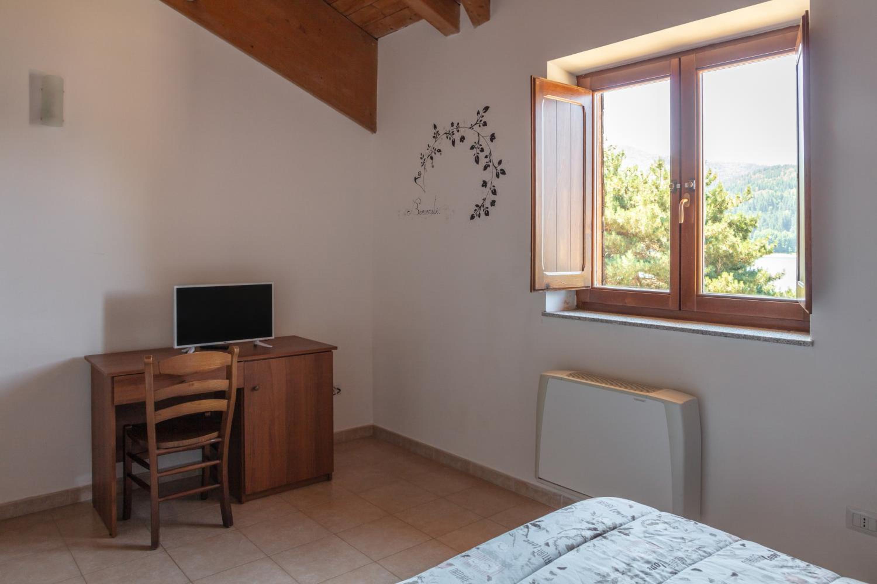 Double Room with Lake View photo 2