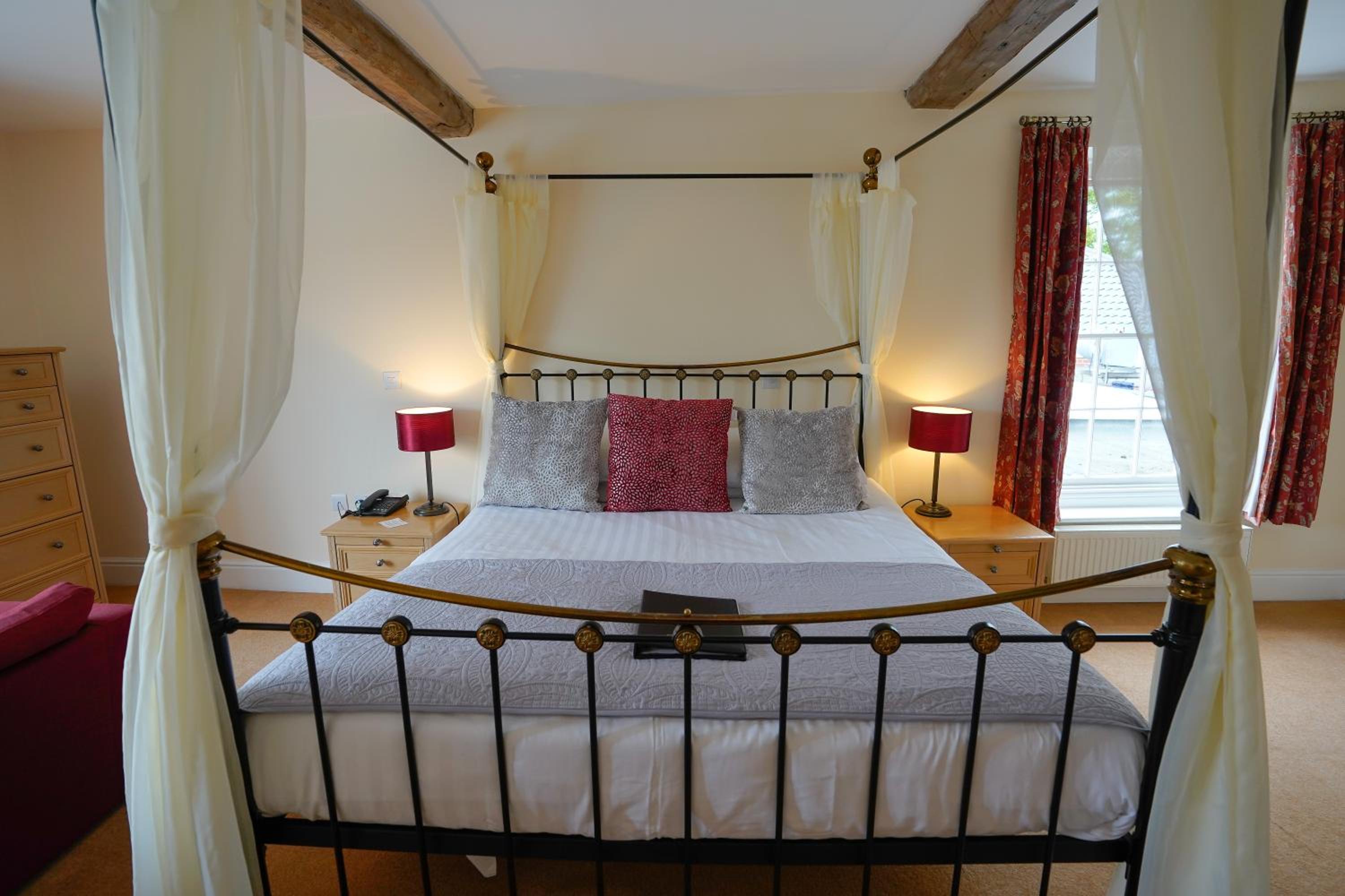 Deluxe River Suite - Photo 1