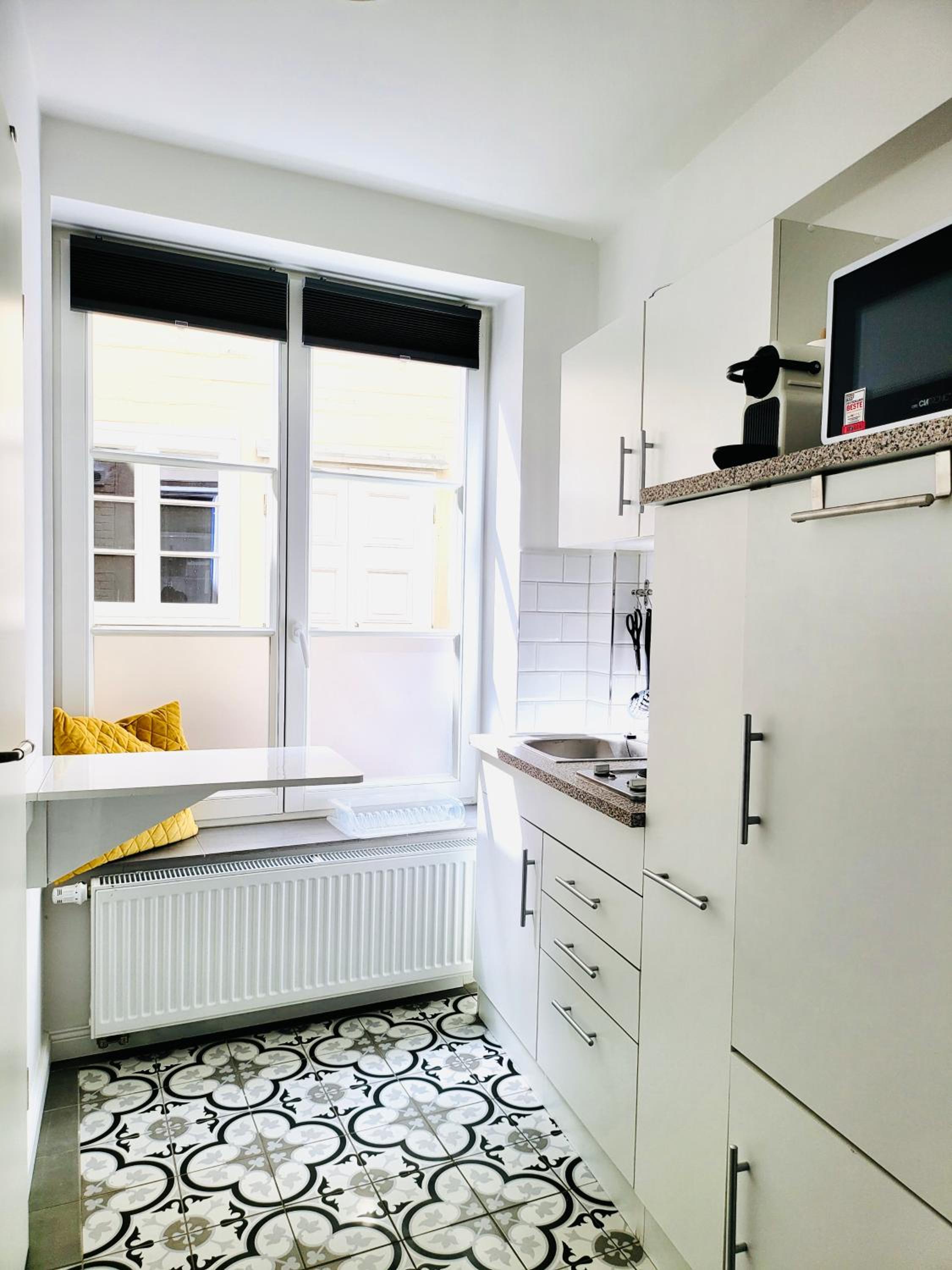 One-Bedroom Apartment - Photo 3