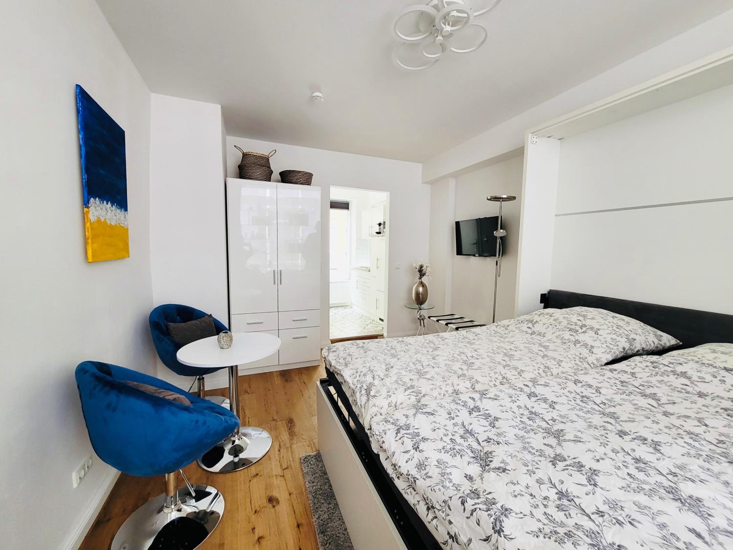 One-Bedroom Apartment - Photo 5
