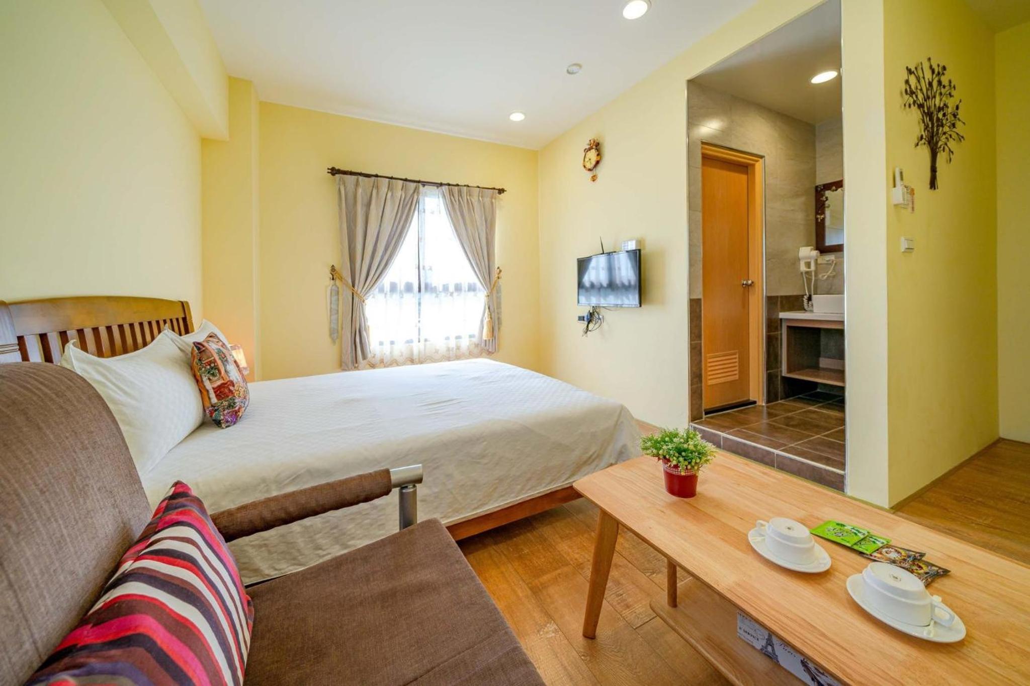 Standard Double Room - Photo 10
