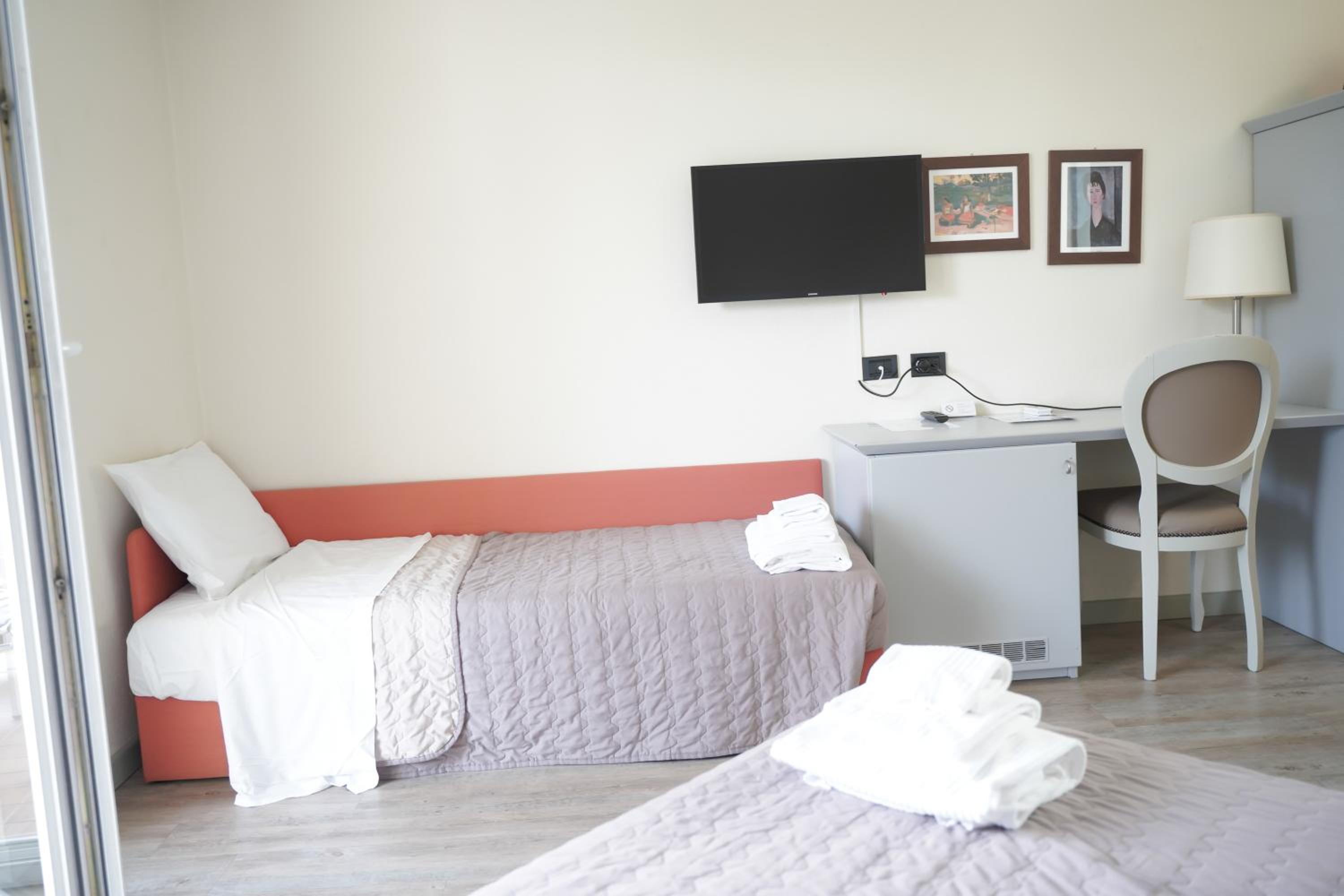 Triple Room - Photo 8