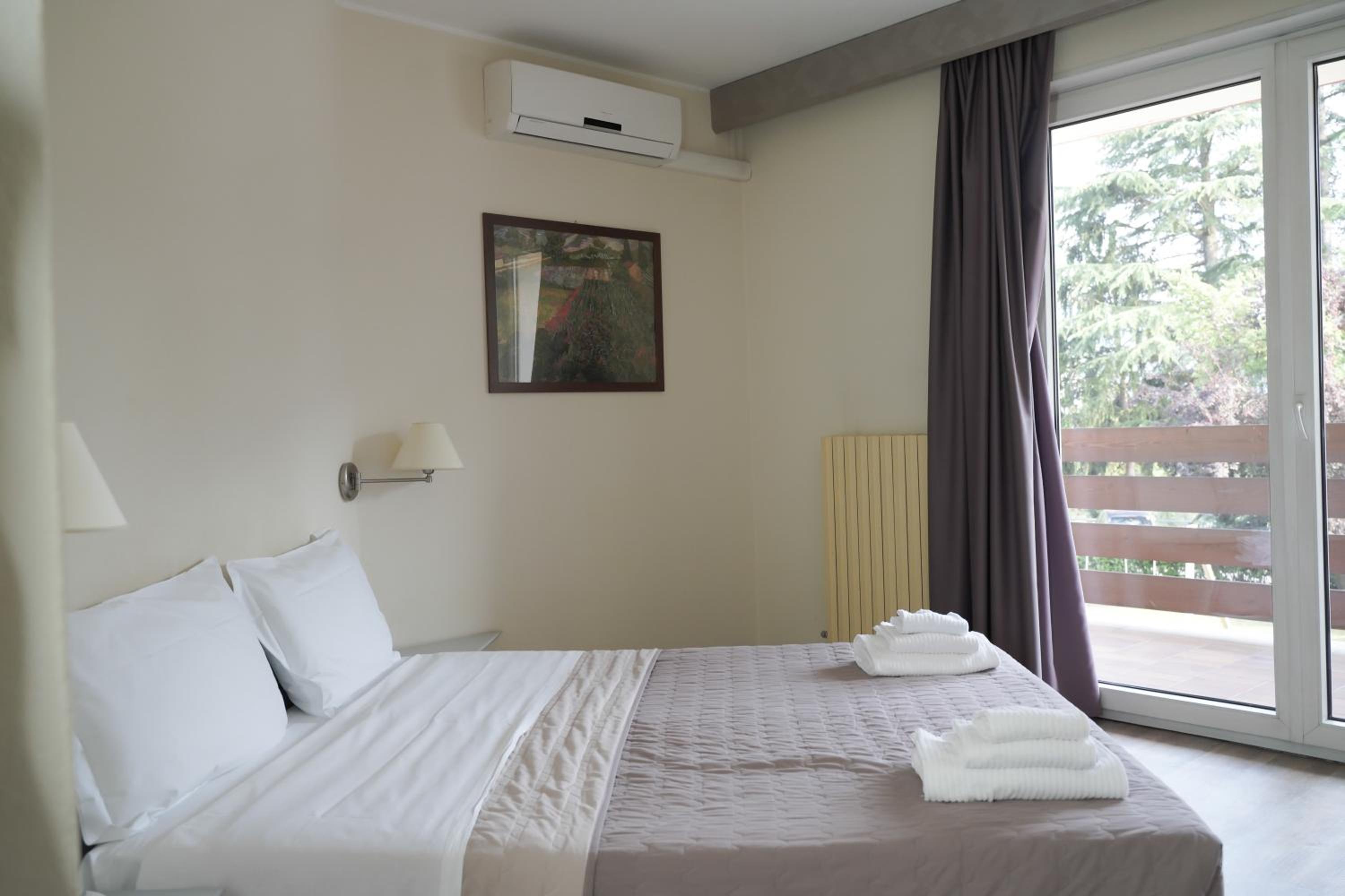 Triple Room - Photo 11