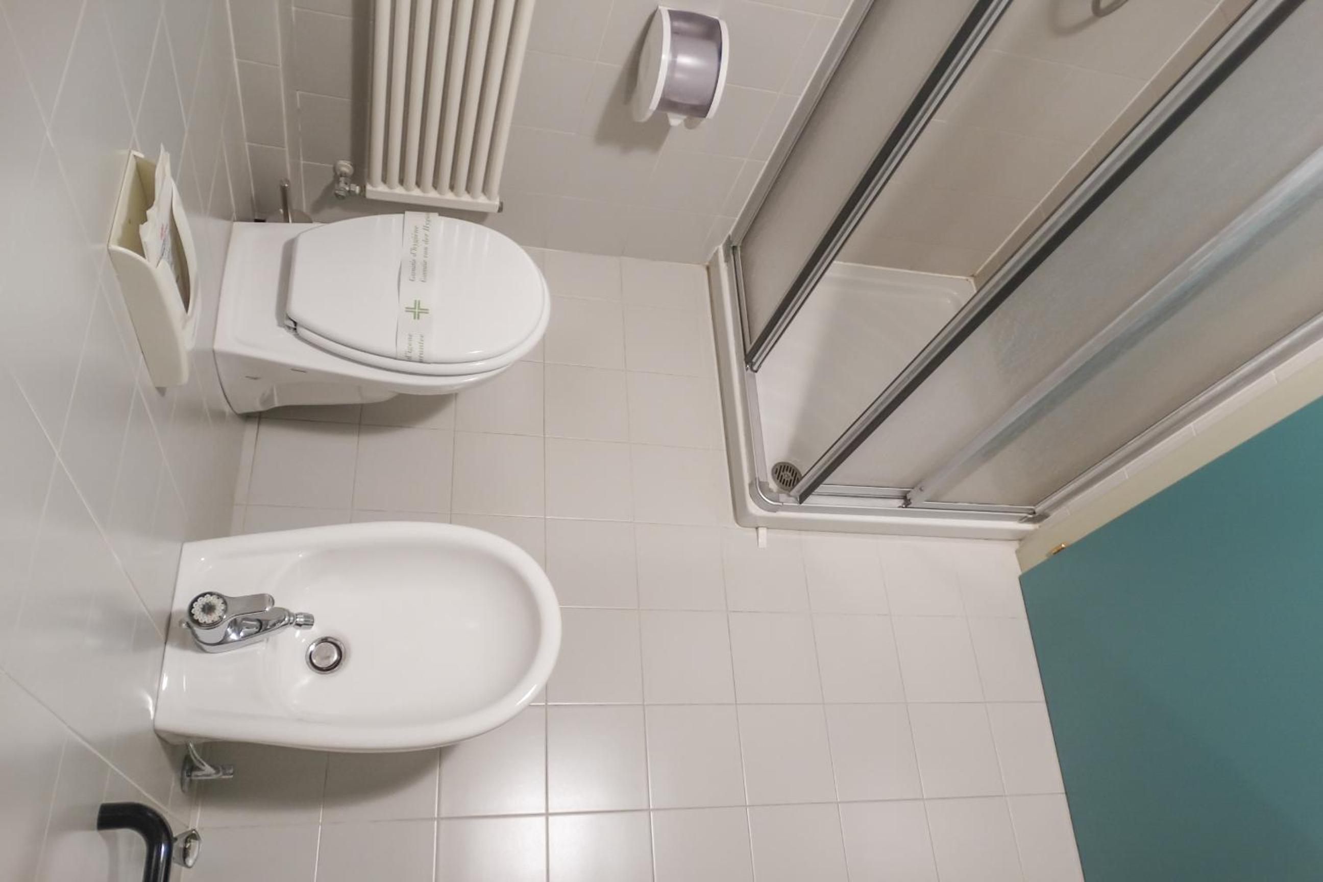 Triple Room - Photo 9