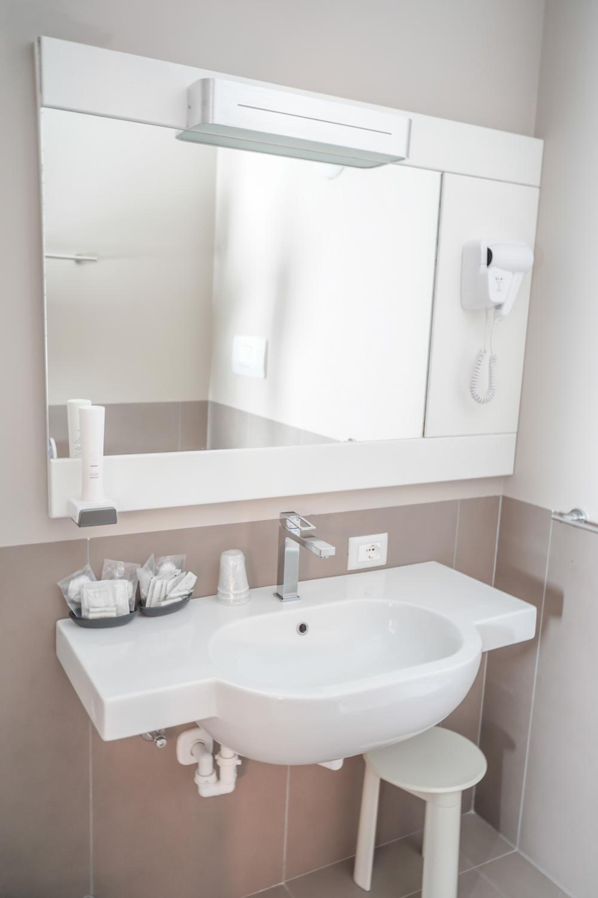 Junior Suite (4 Adults) - Photo 2