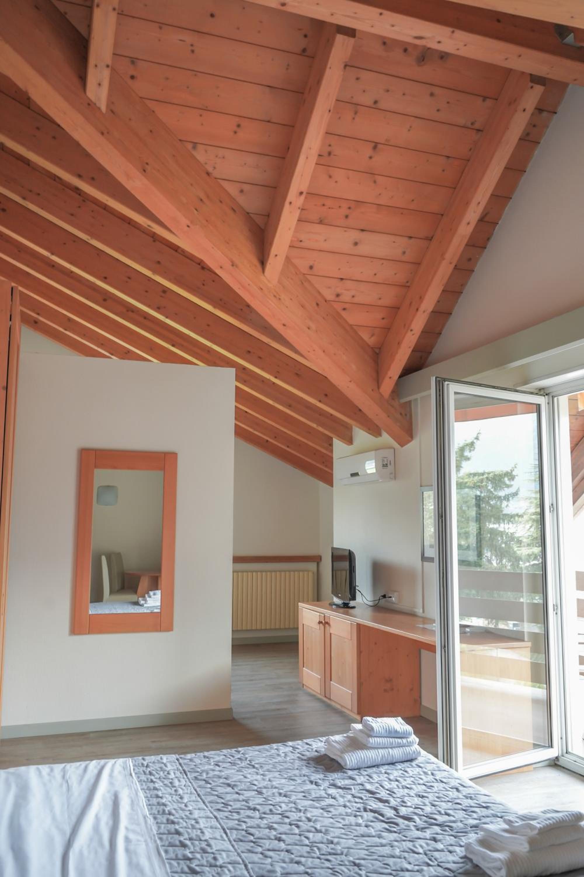 Junior Suite (4 Adults) - Photo 8