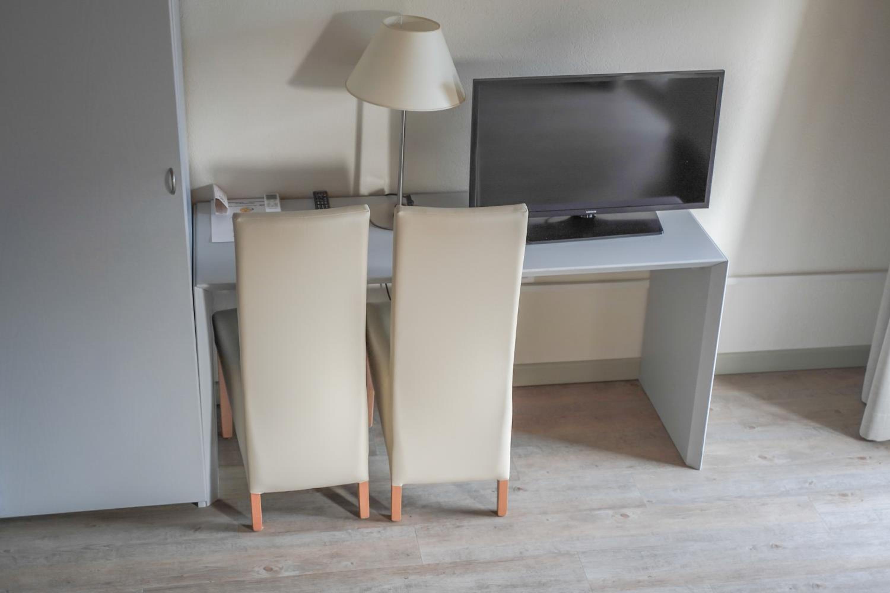 Quadruple Room (4 Adults) - Photo 1
