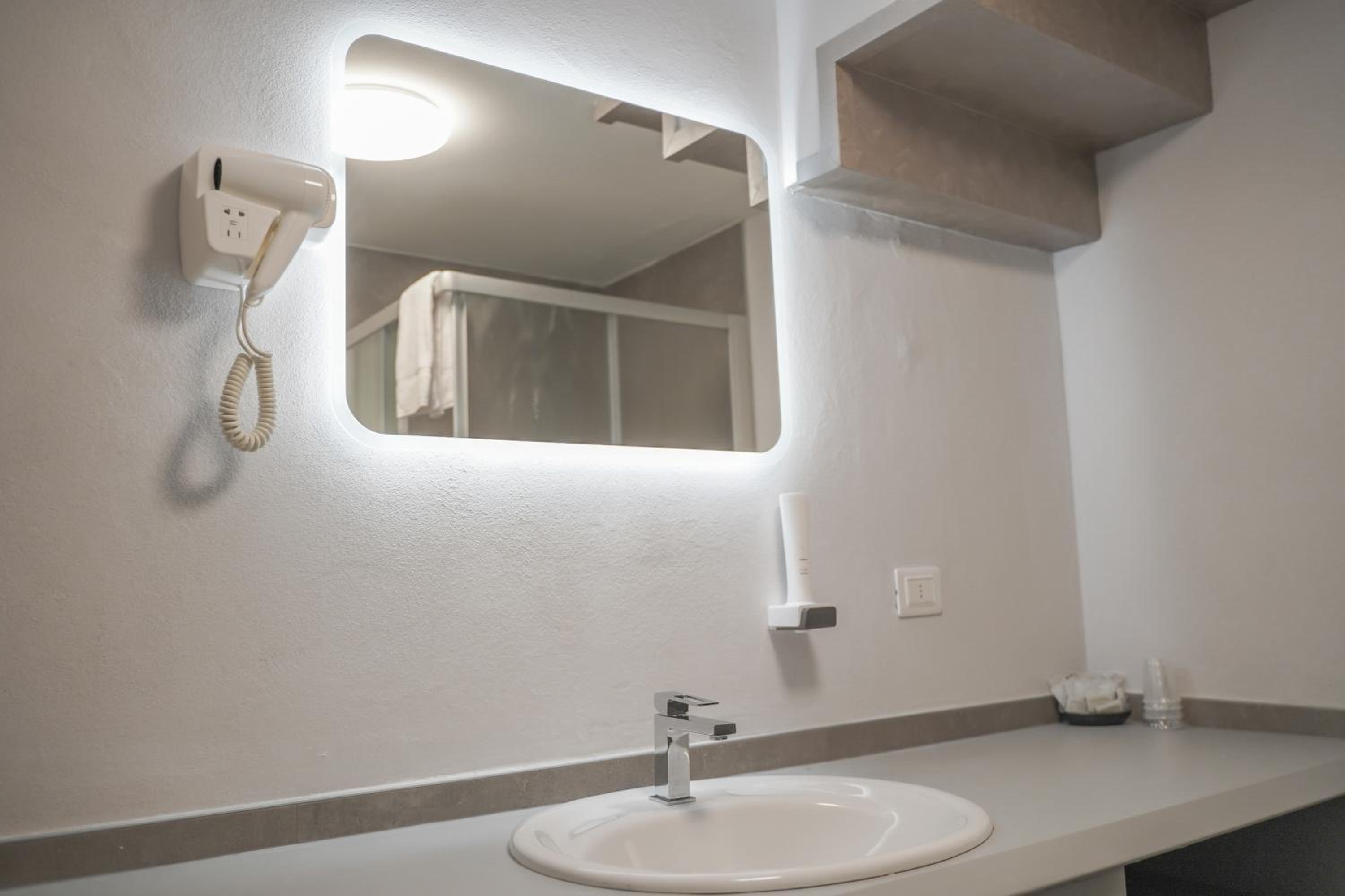 Quadruple Room (4 Adults) - Photo 3