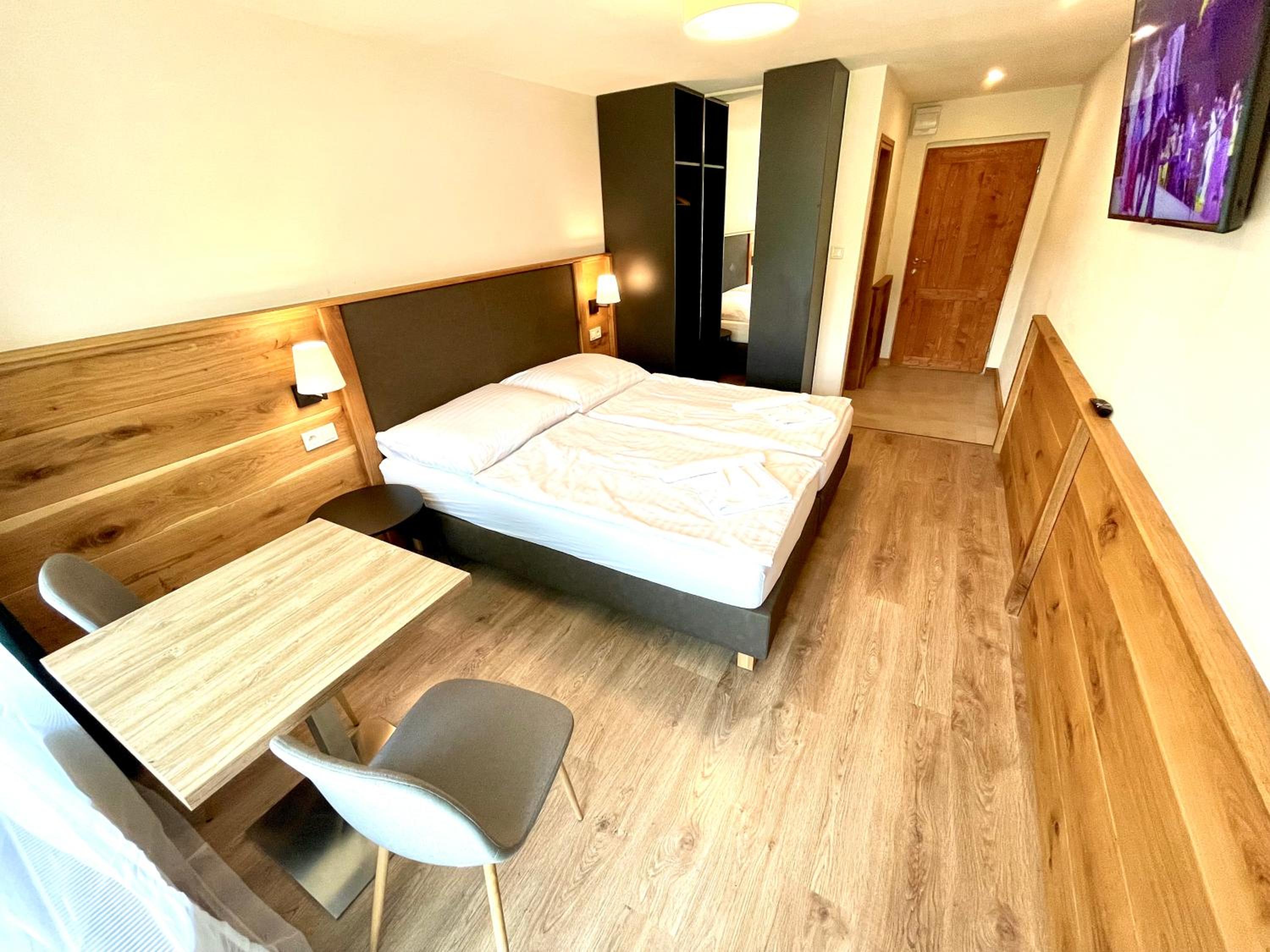 Standard Double or Twin Room - Photo 4