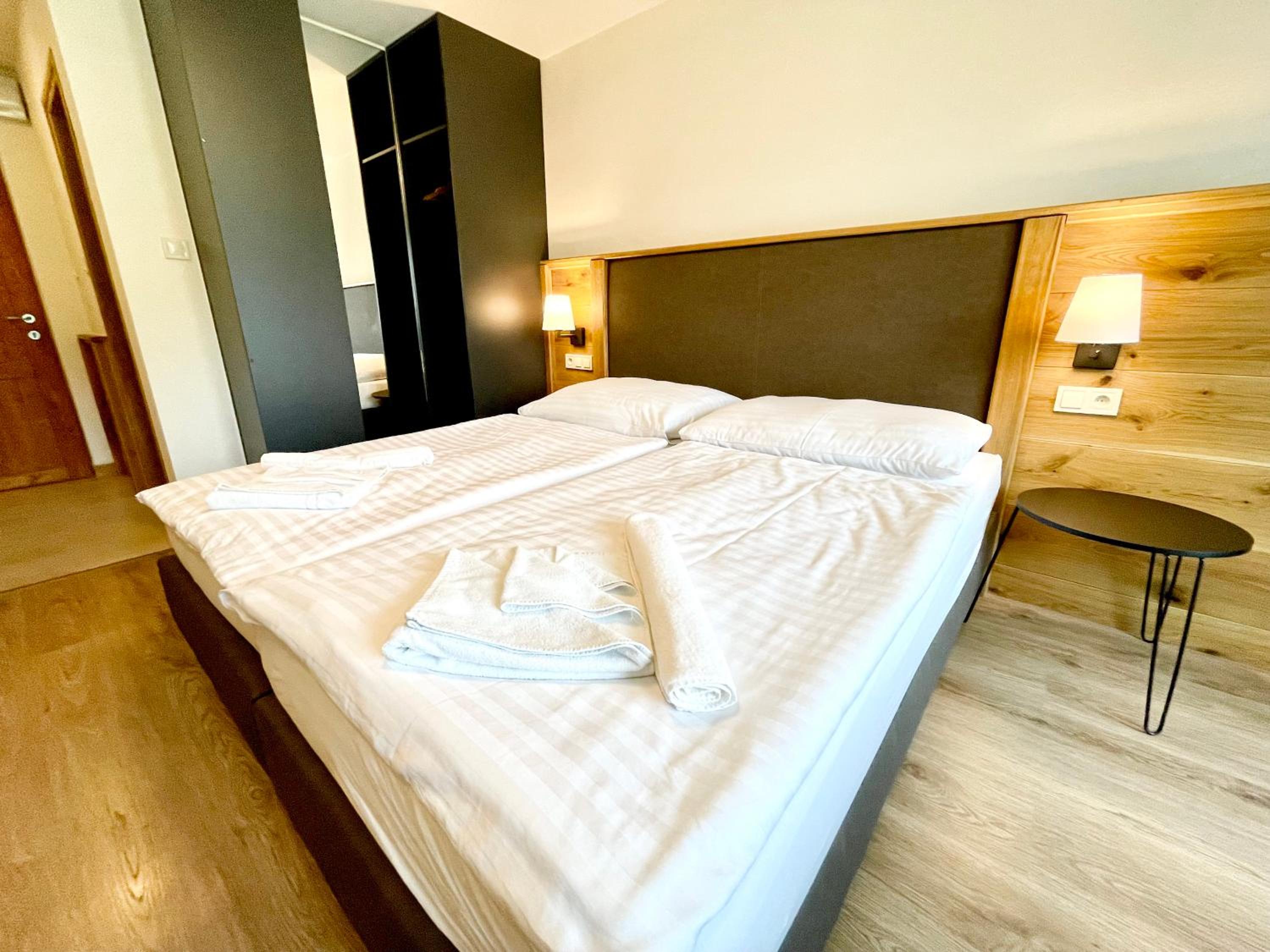 Standard Double or Twin Room - Photo 3