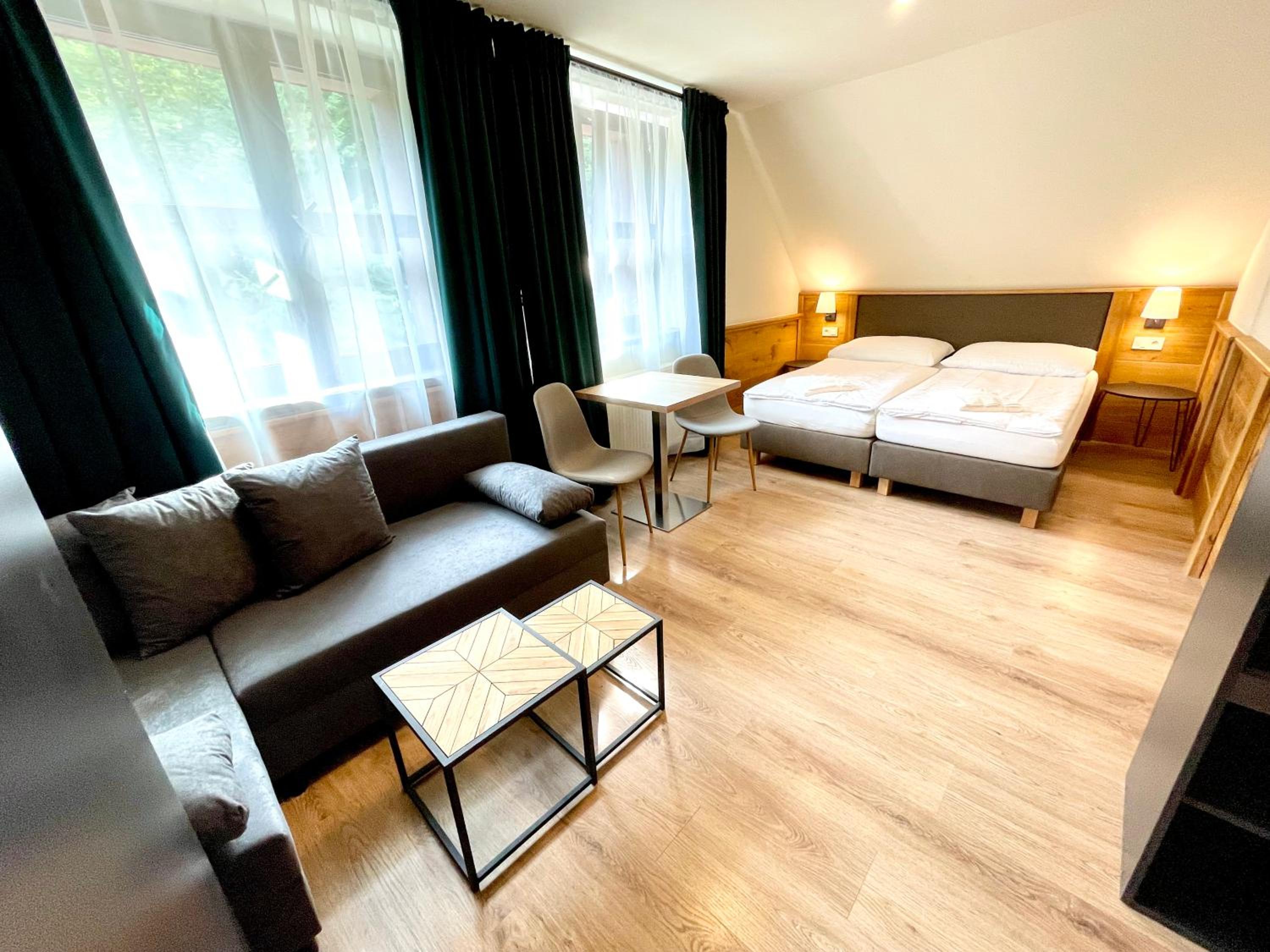 Superior Double or Twin Room - Photo 9