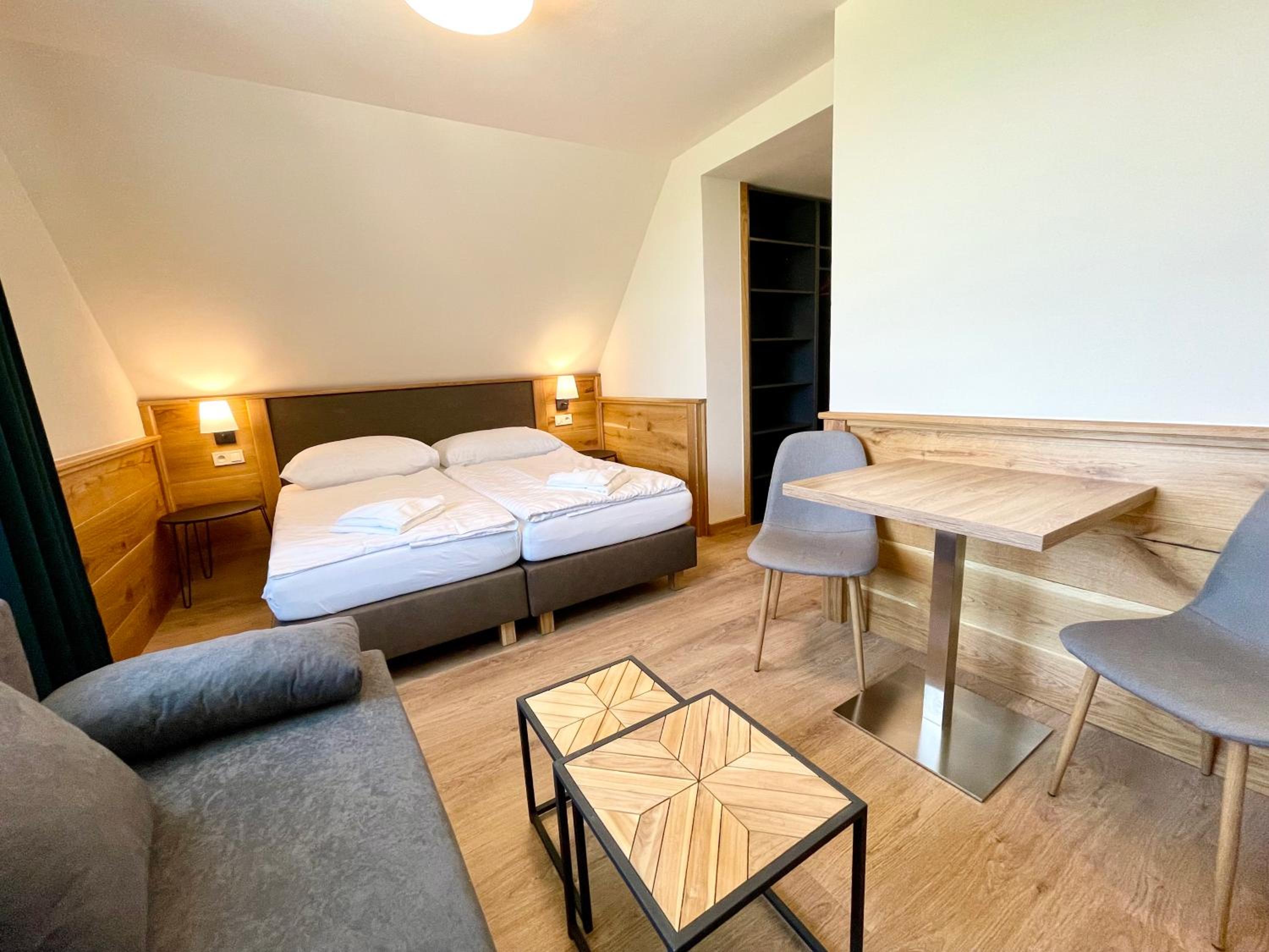 Superior Double or Twin Room - Photo 19