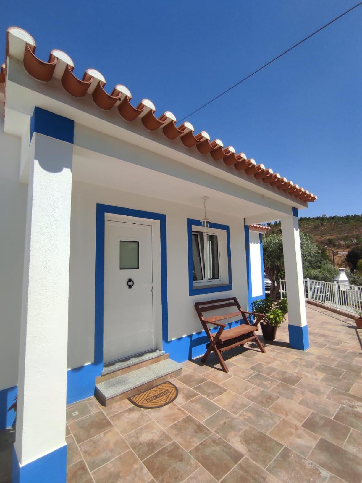 Two-Bedroom House - Photo 19
