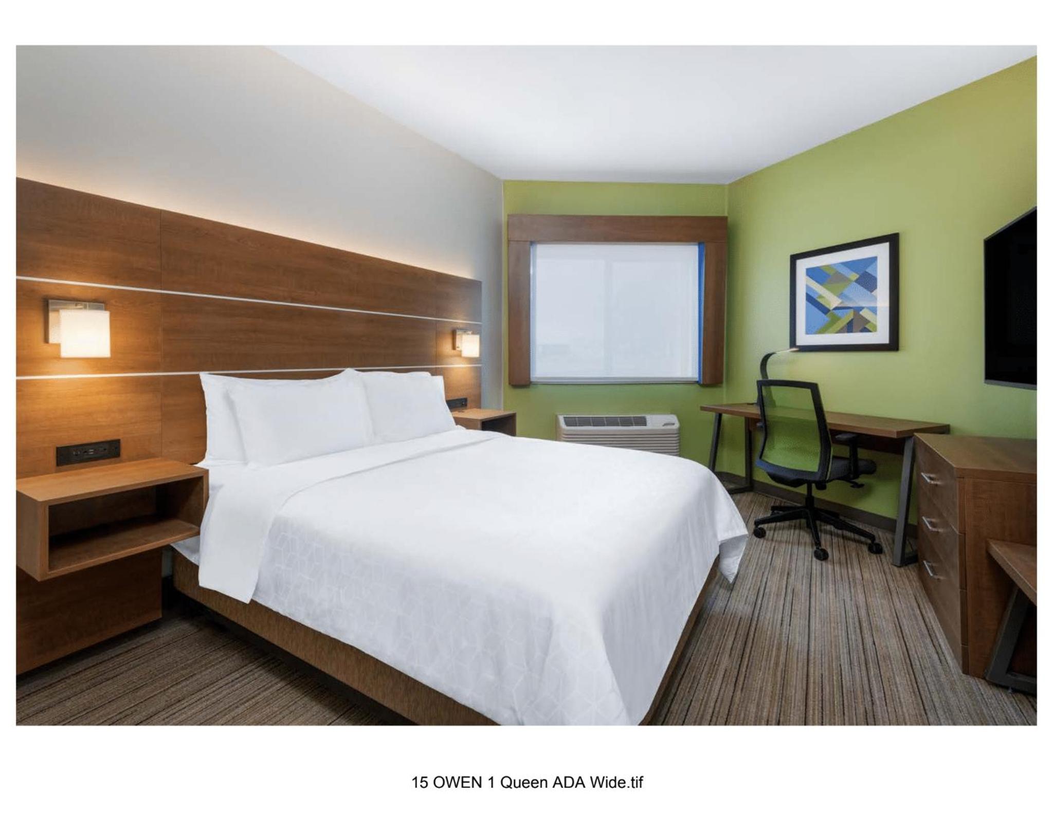 Queen Room - Hearing Accessible, Full Kitchen, Sofa Bed photo 1