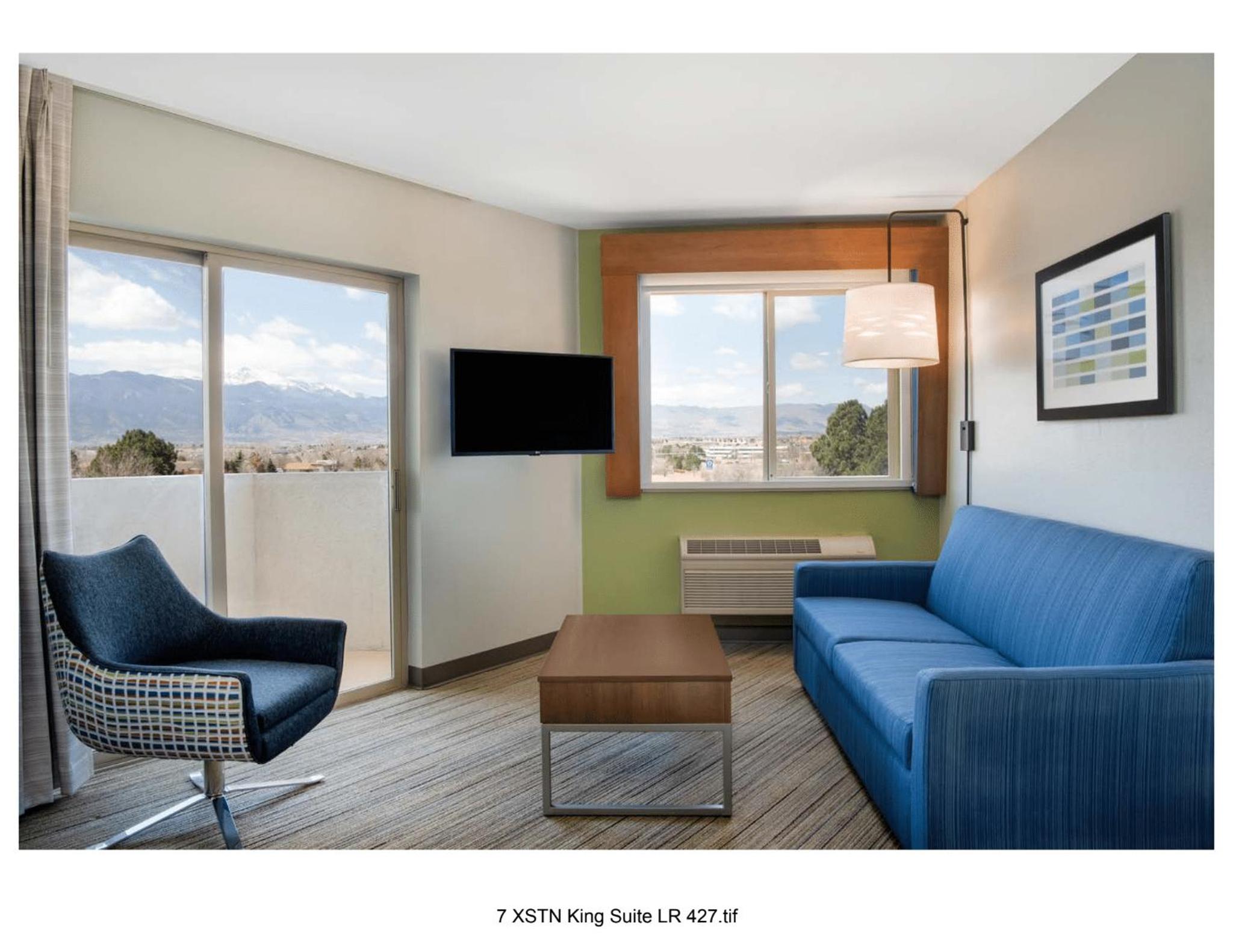 Queen Room - Hearing Accessible, Full Kitchen, Sofa Bed photo 3