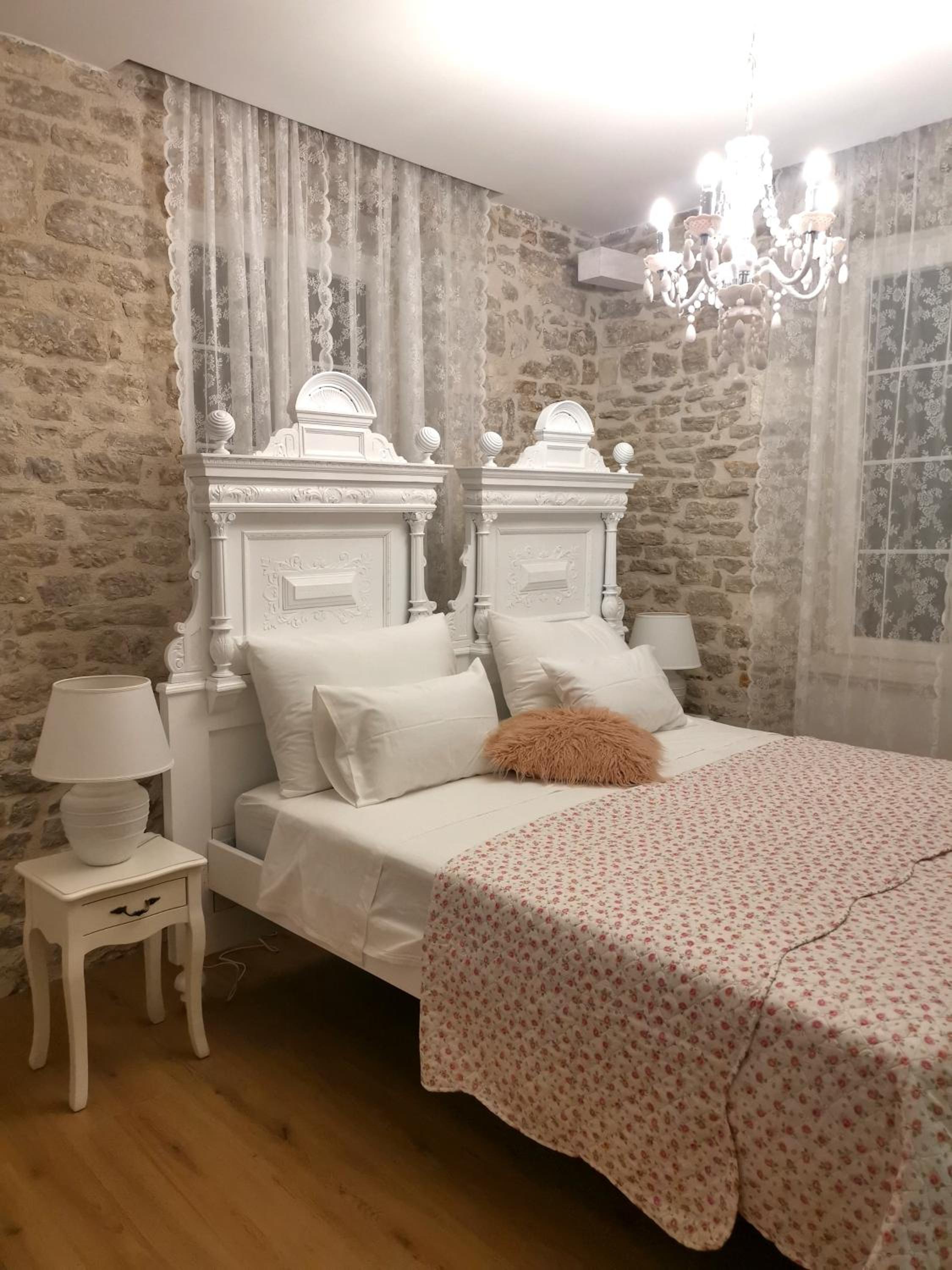 Double Room - Photo 9