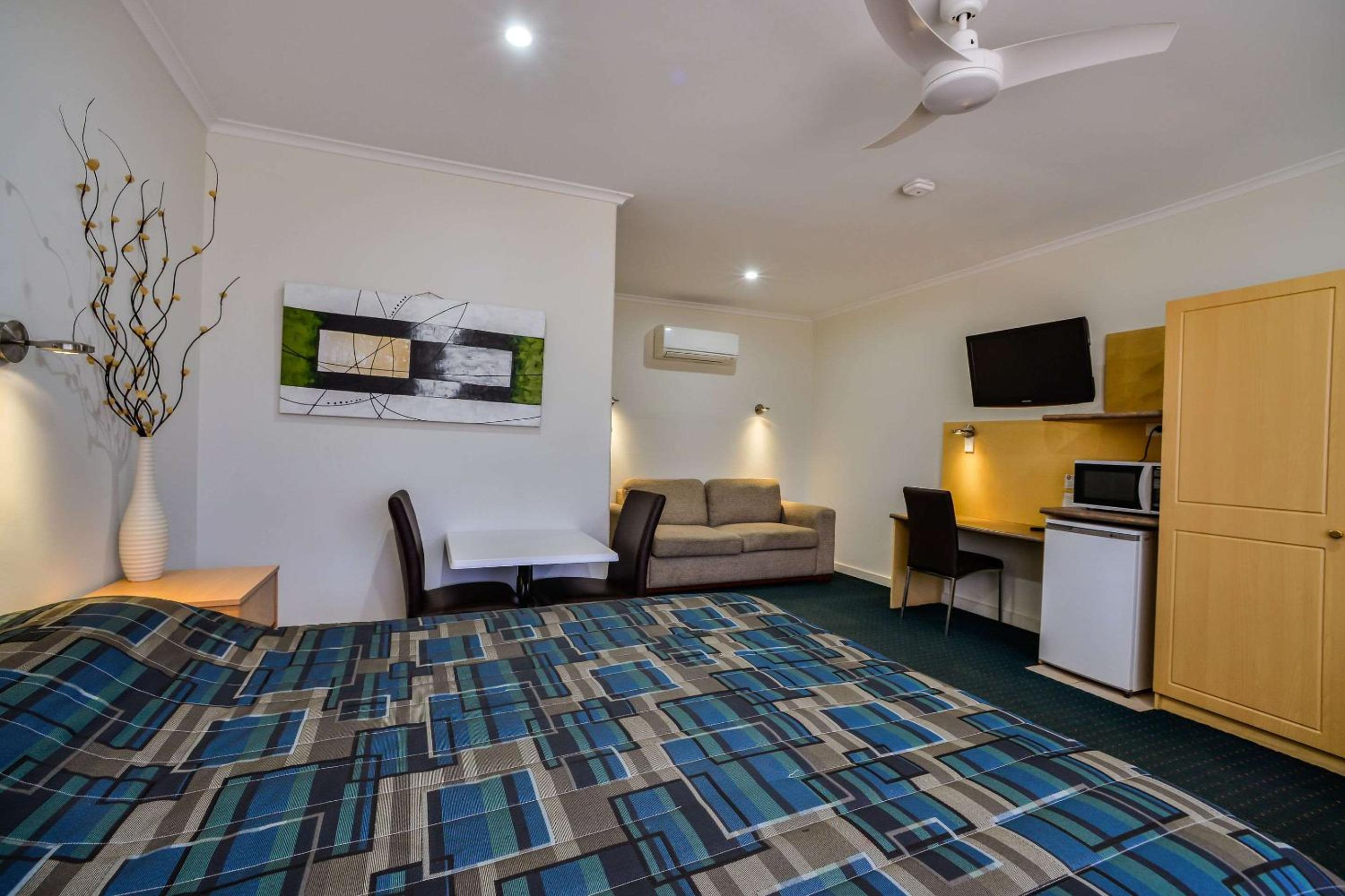 Executive Room - Photo 5