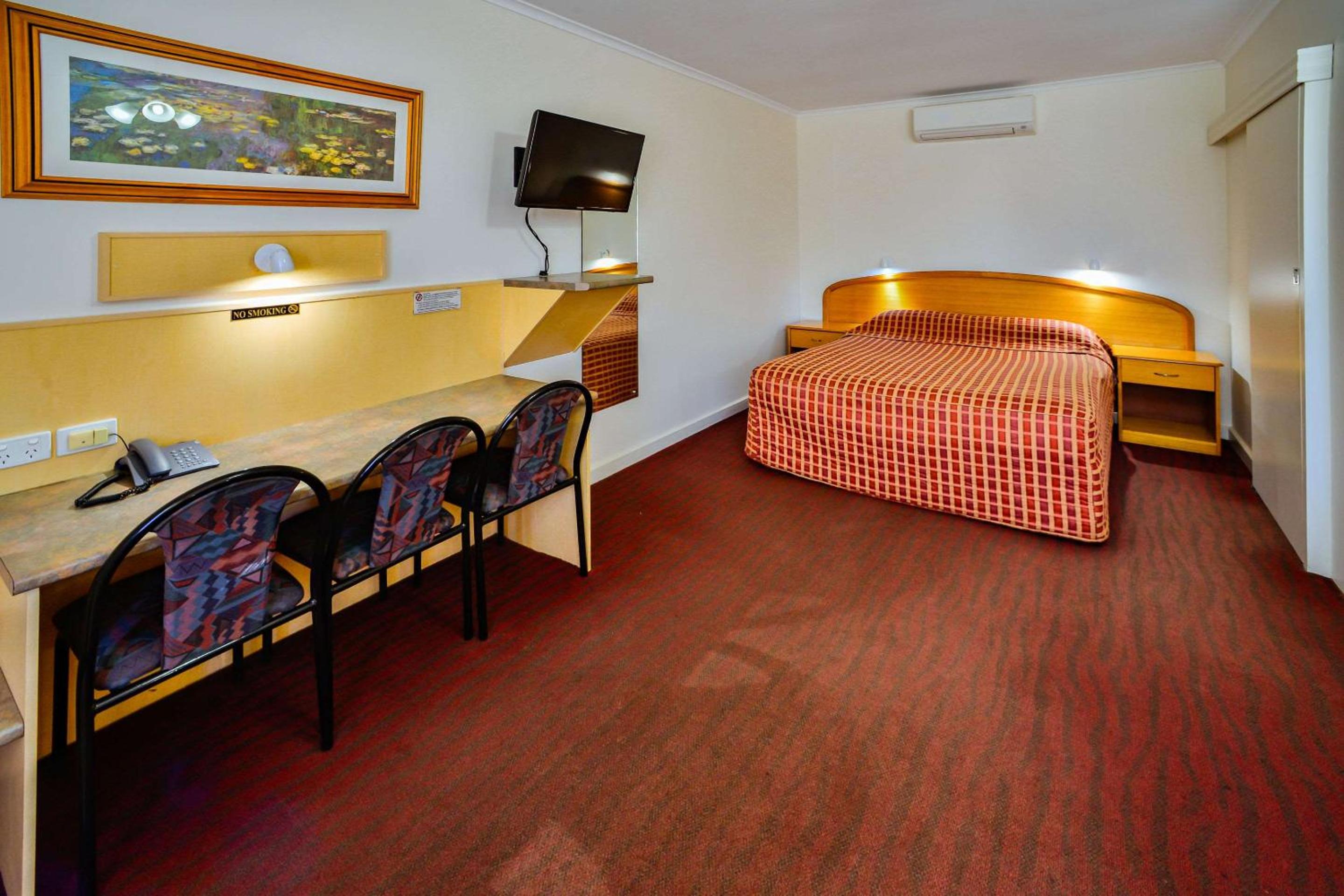 Quadruple Room - Photo 11