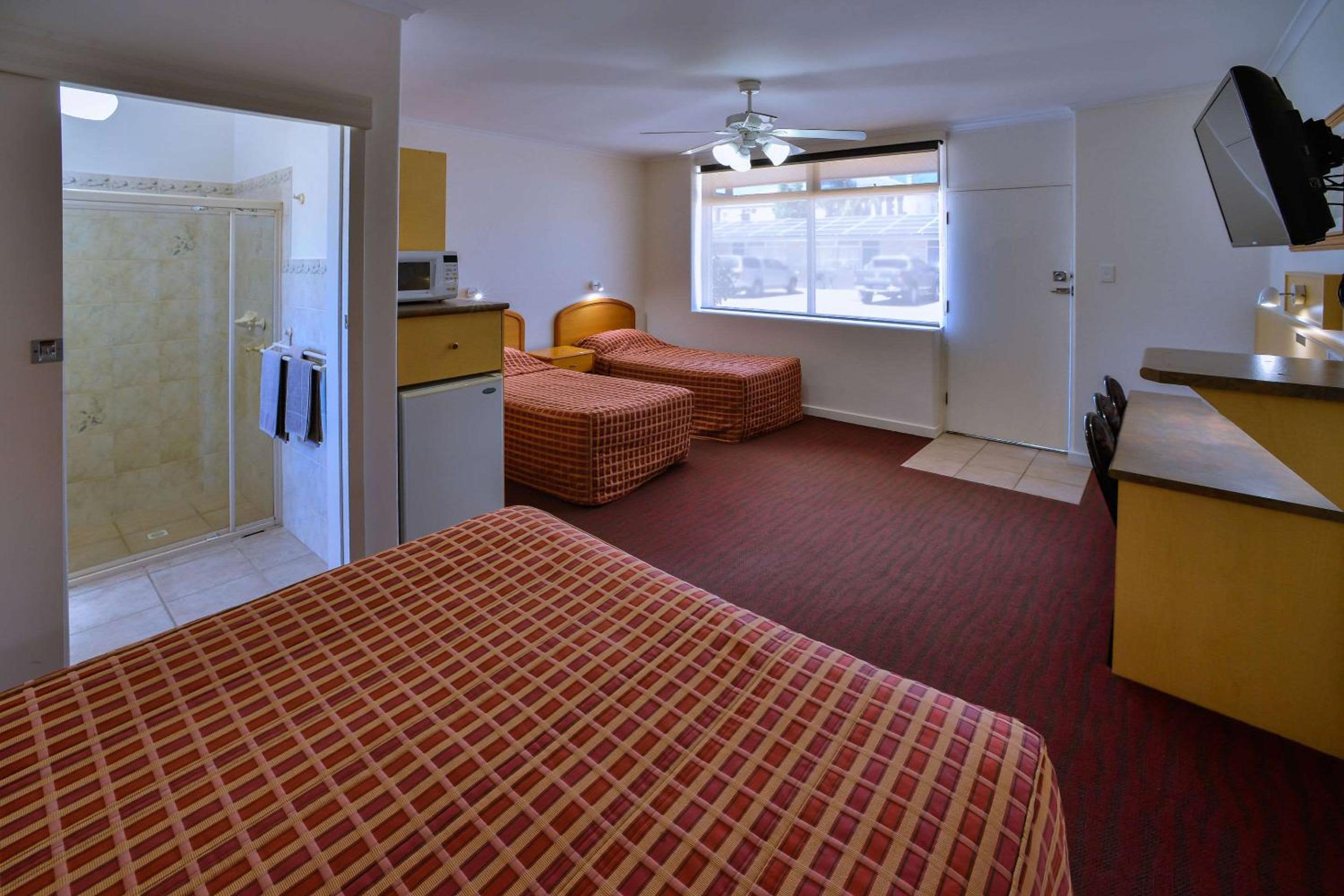 Quadruple Room - Photo 10