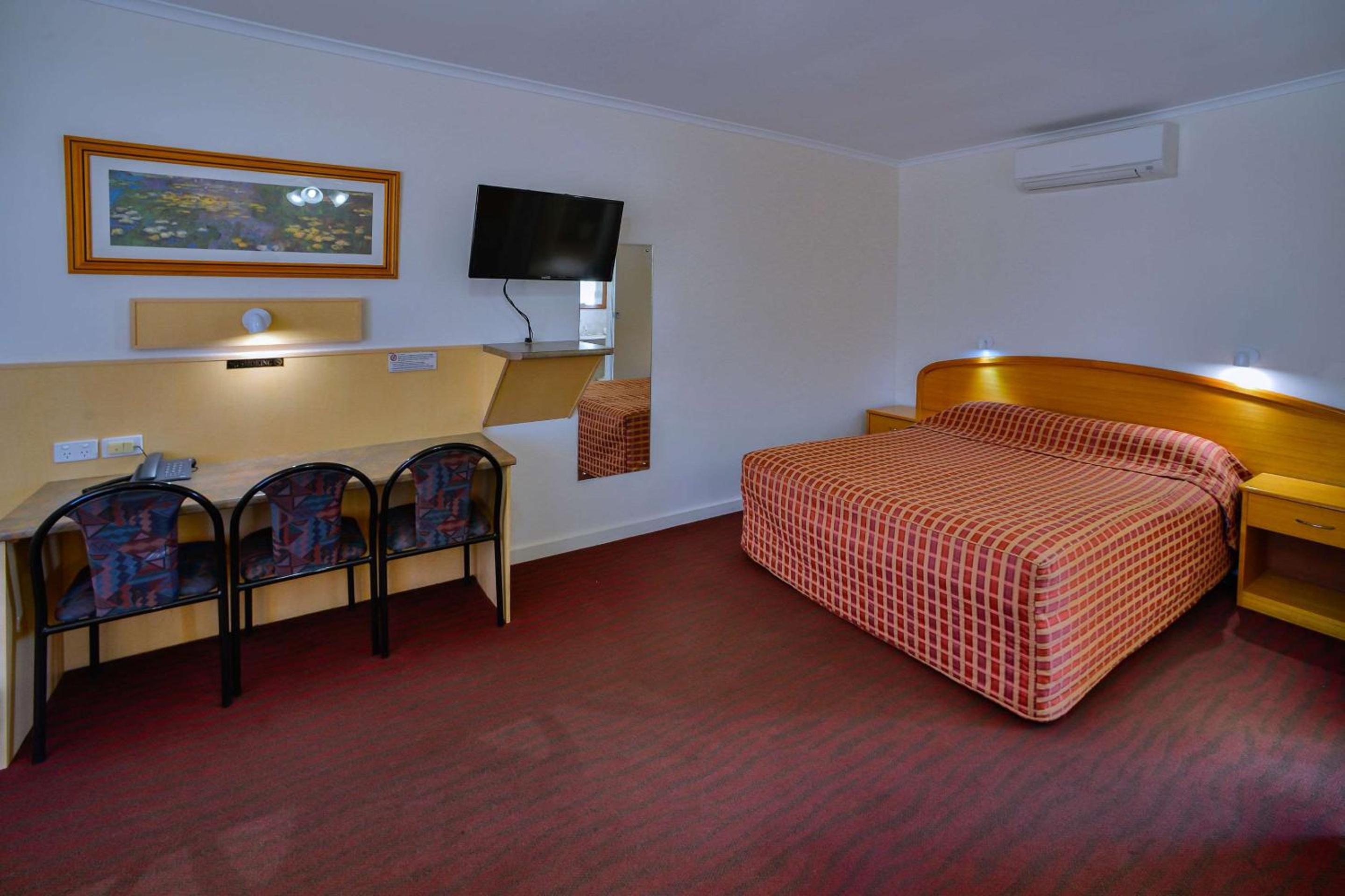 Quadruple Room - Photo 9