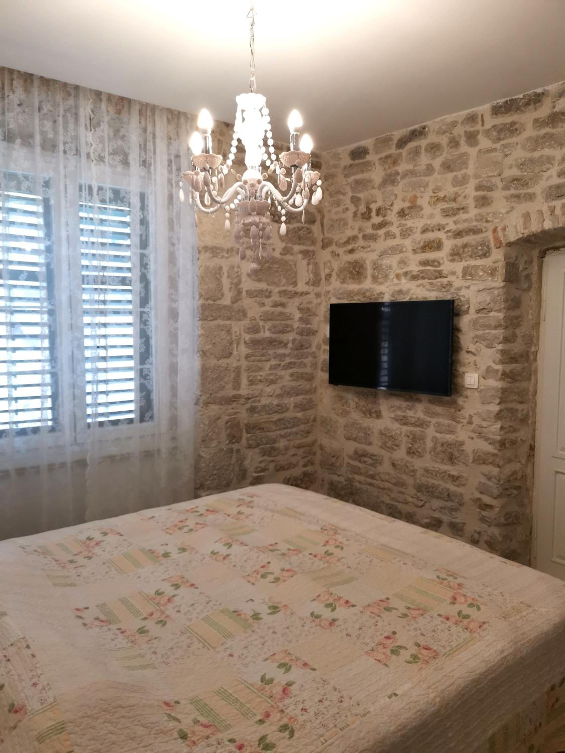 Double Room - Photo 12