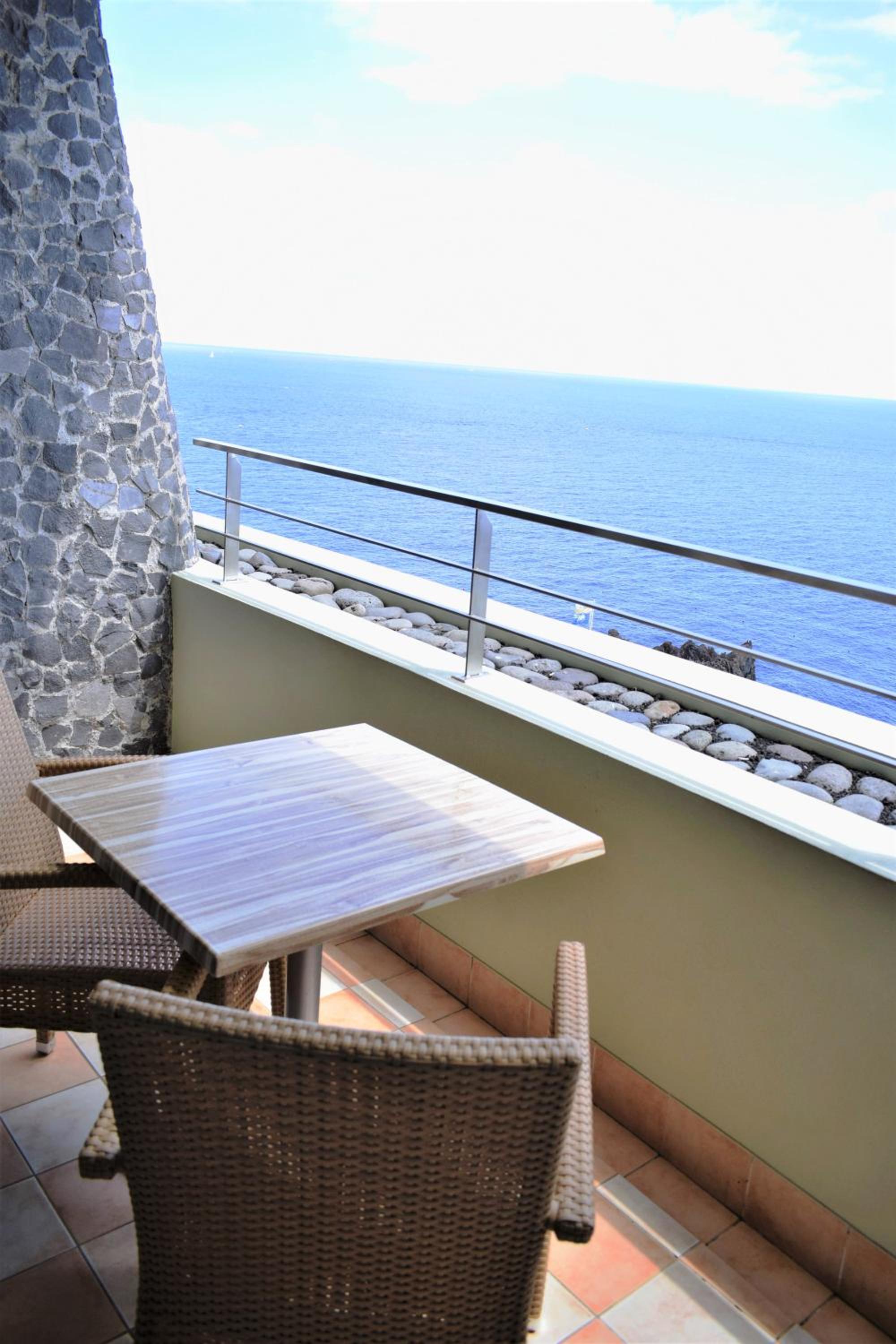 Classic Room with Sea View - Photo 4
