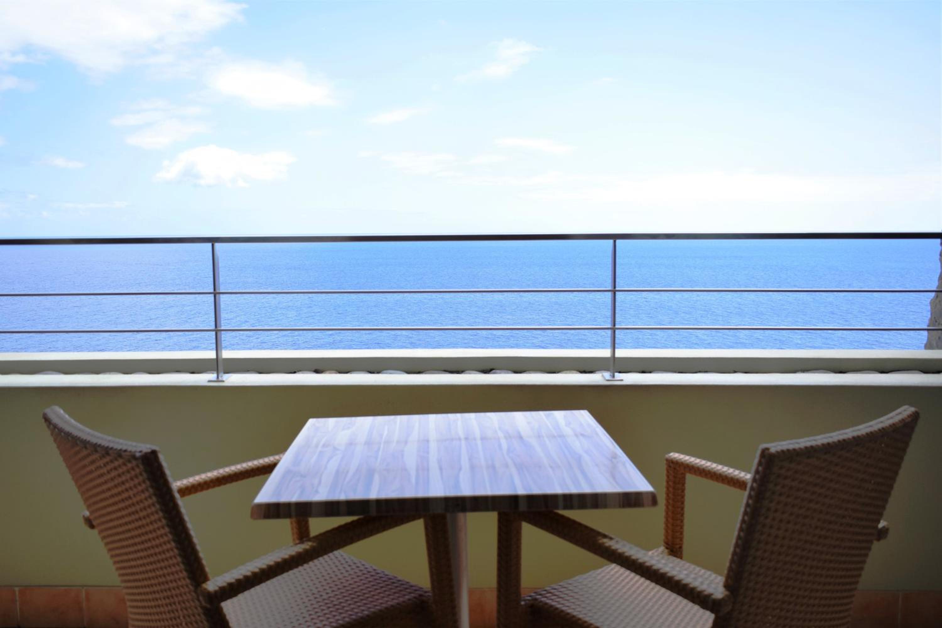 Classic Room with Sea View - Photo 3