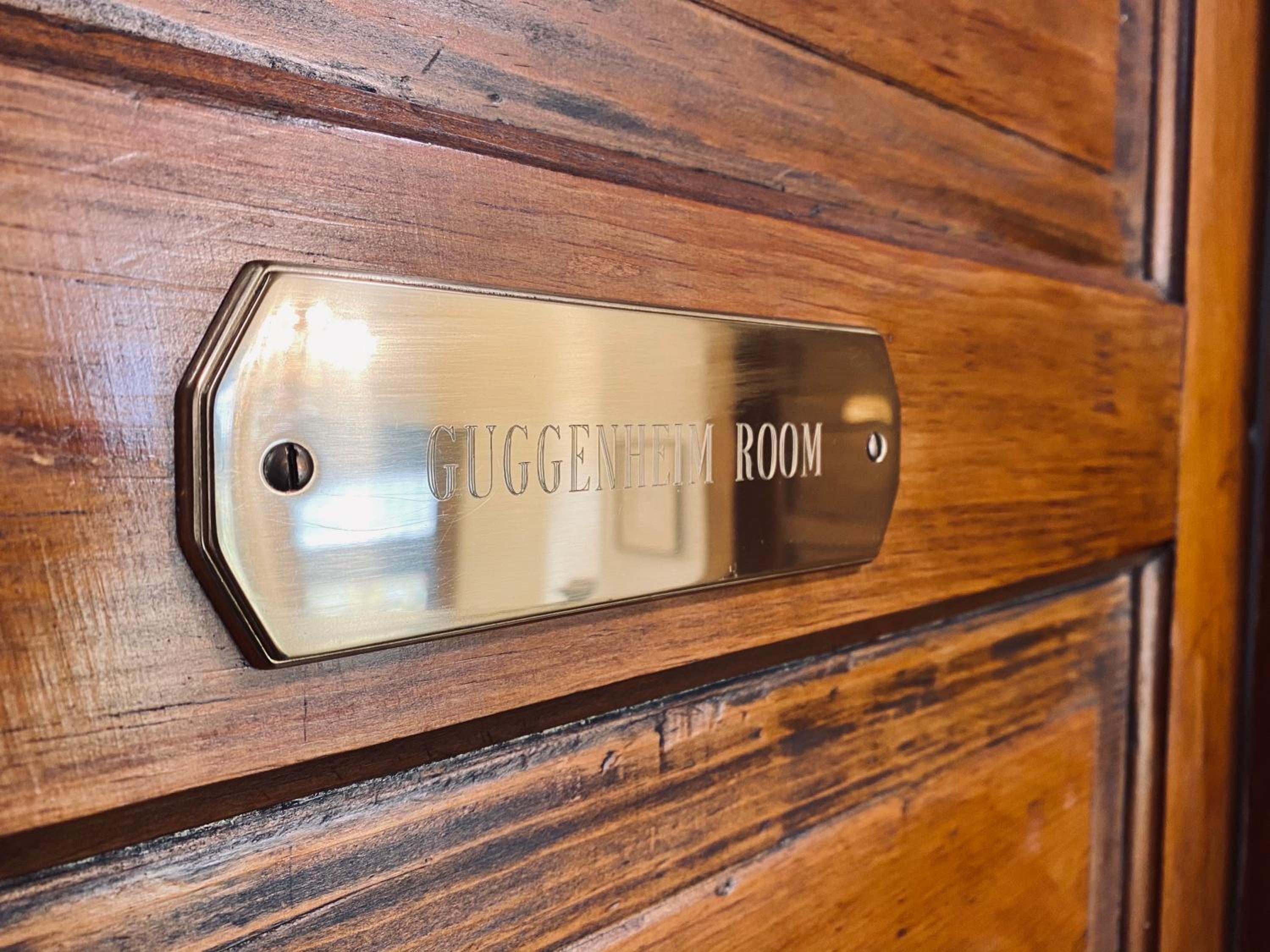 Deluxe Queen Suite - Photo 6