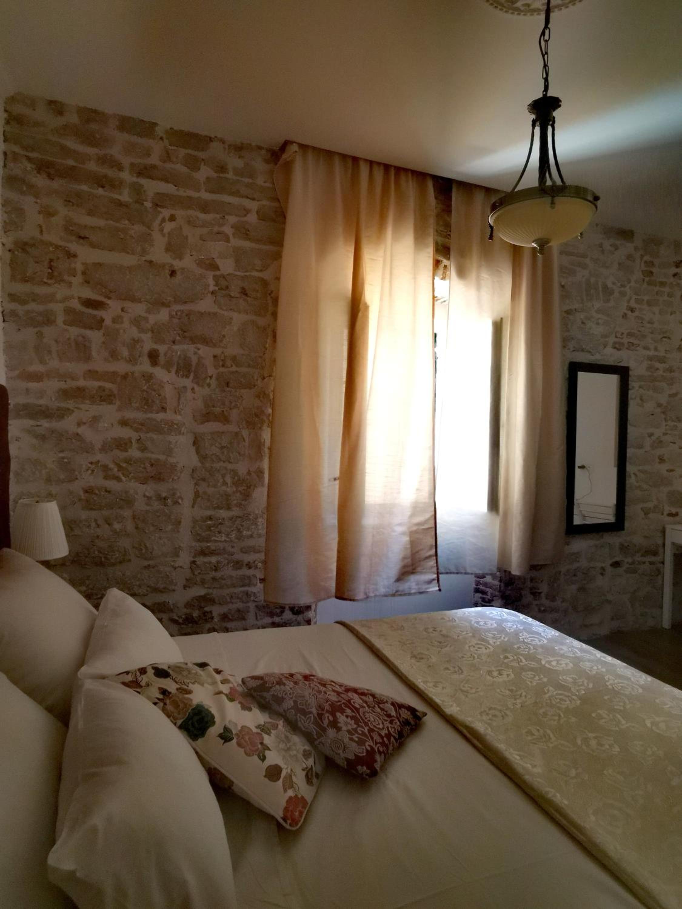 Deluxe Double Room - Photo 2