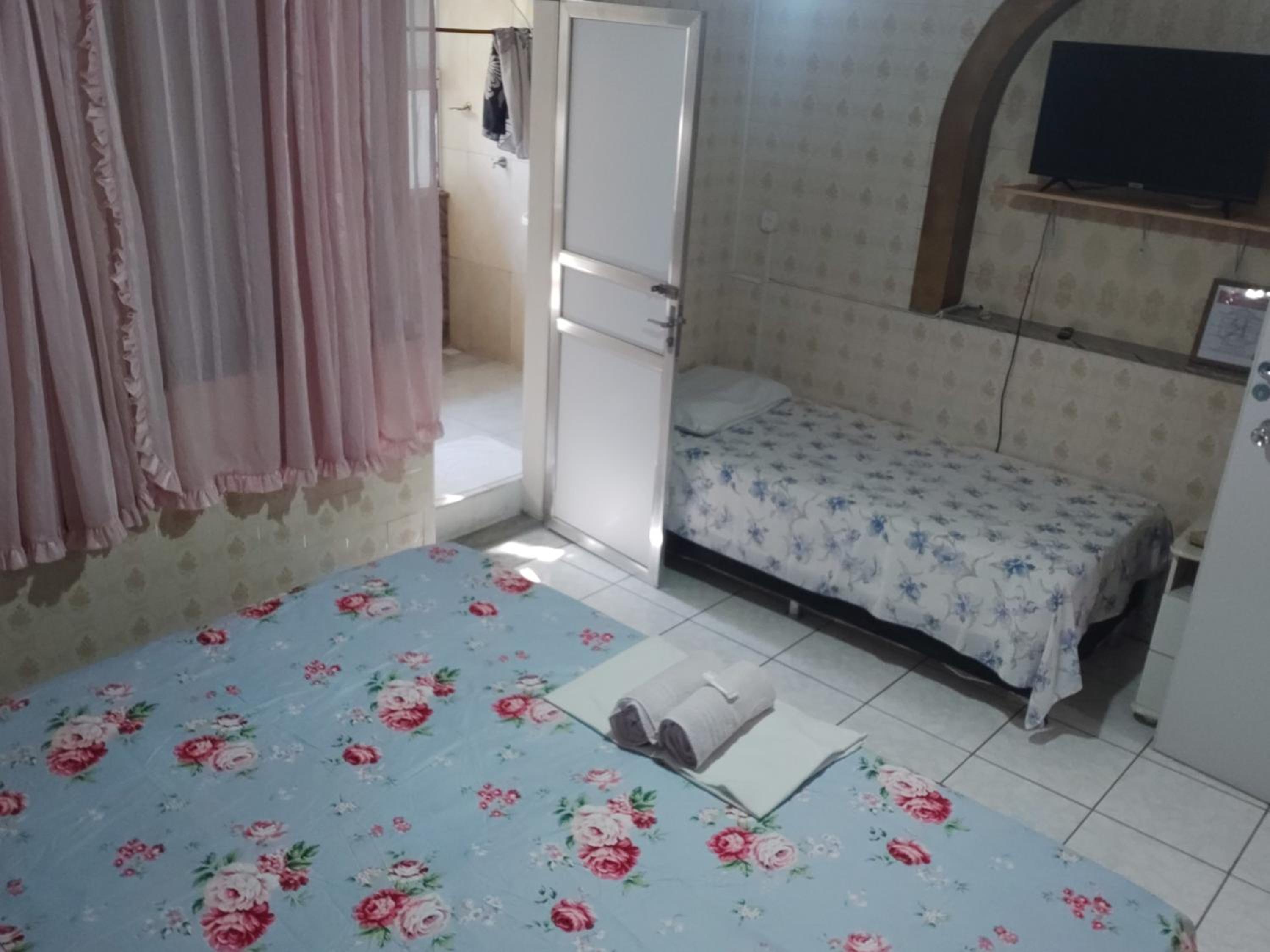 Family Room with Bathroom - Photo 4