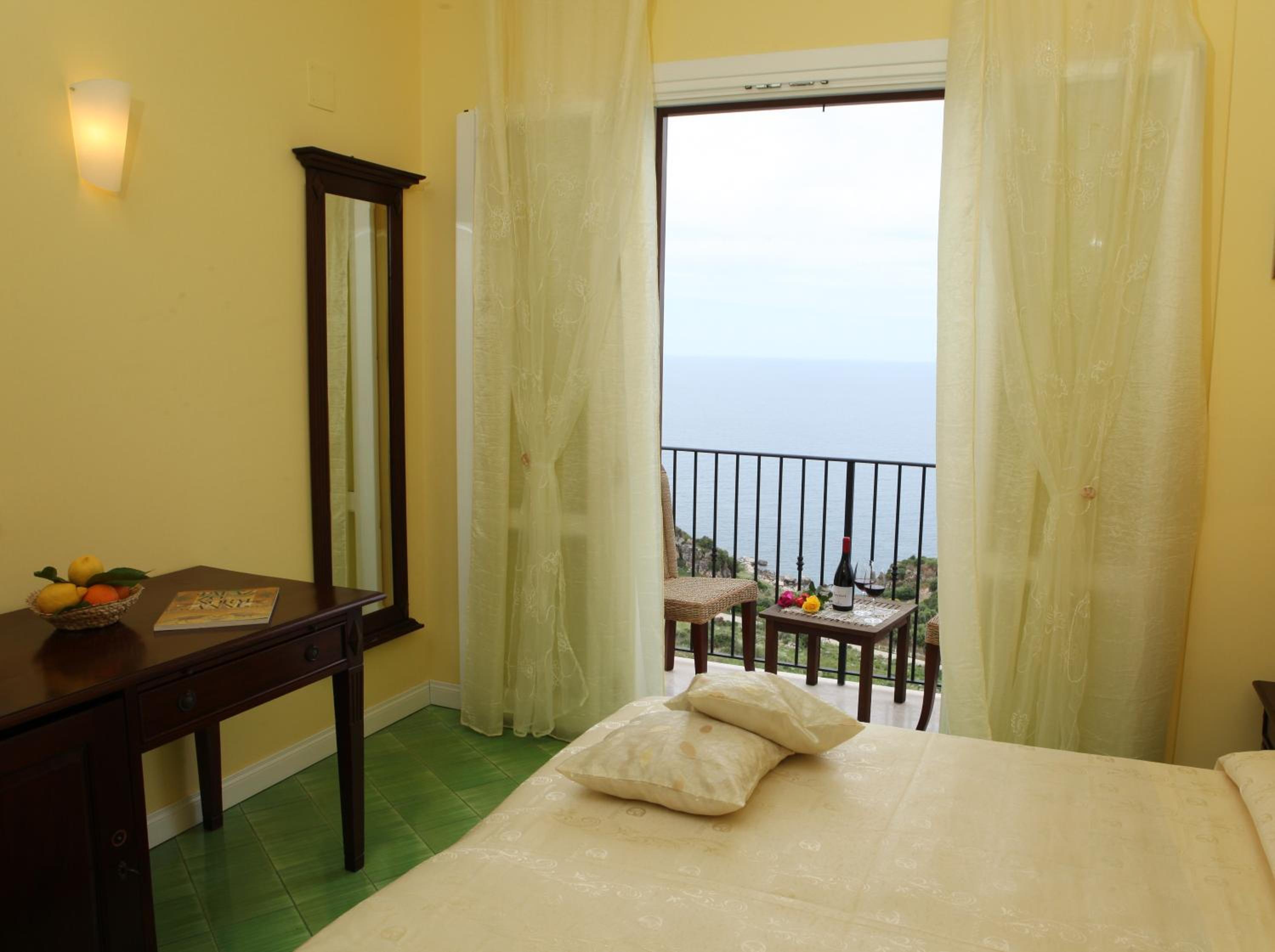 Double Room with Sea View photo 3