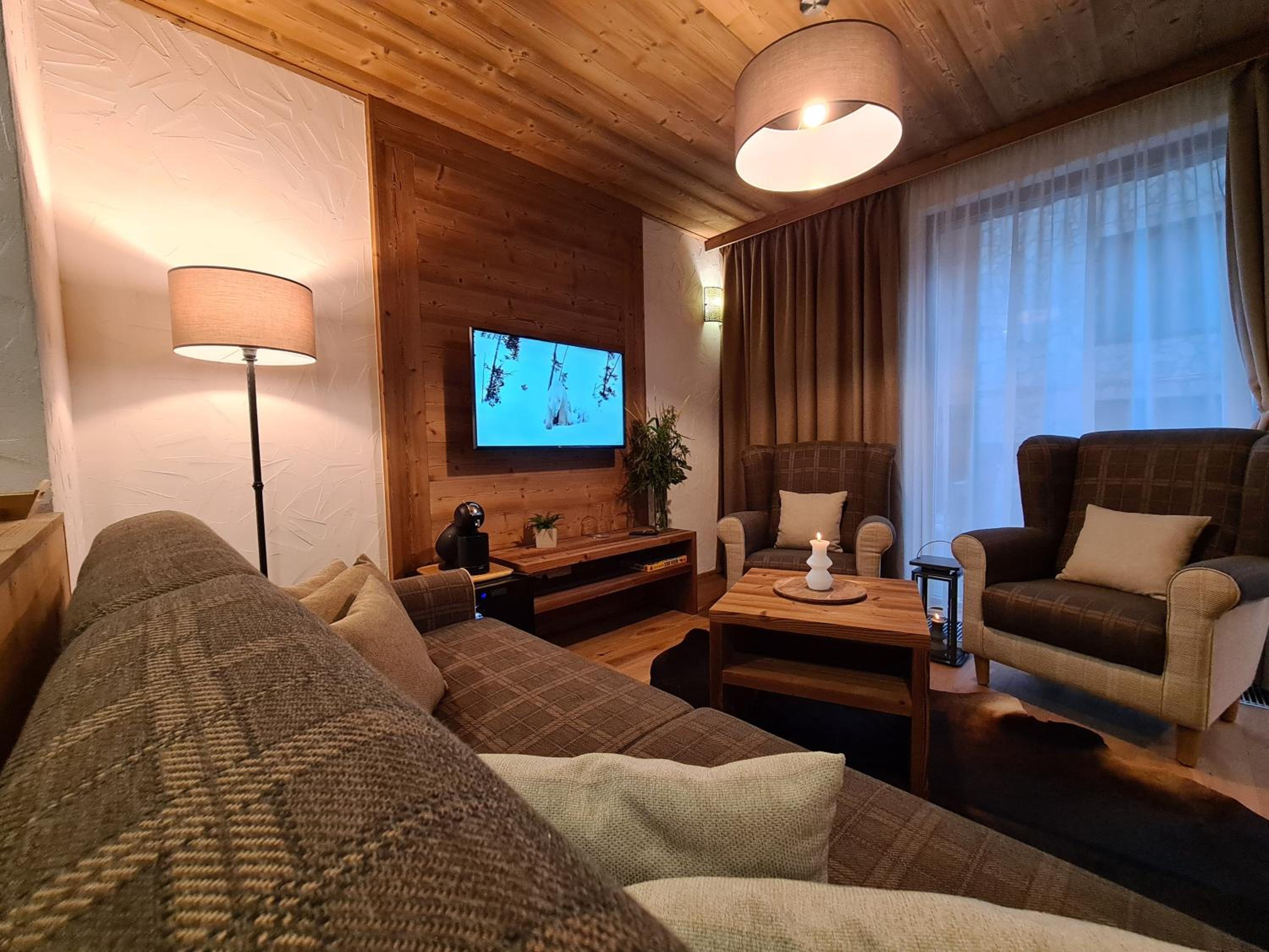 One-Bedroom Apartment - Photo 1
