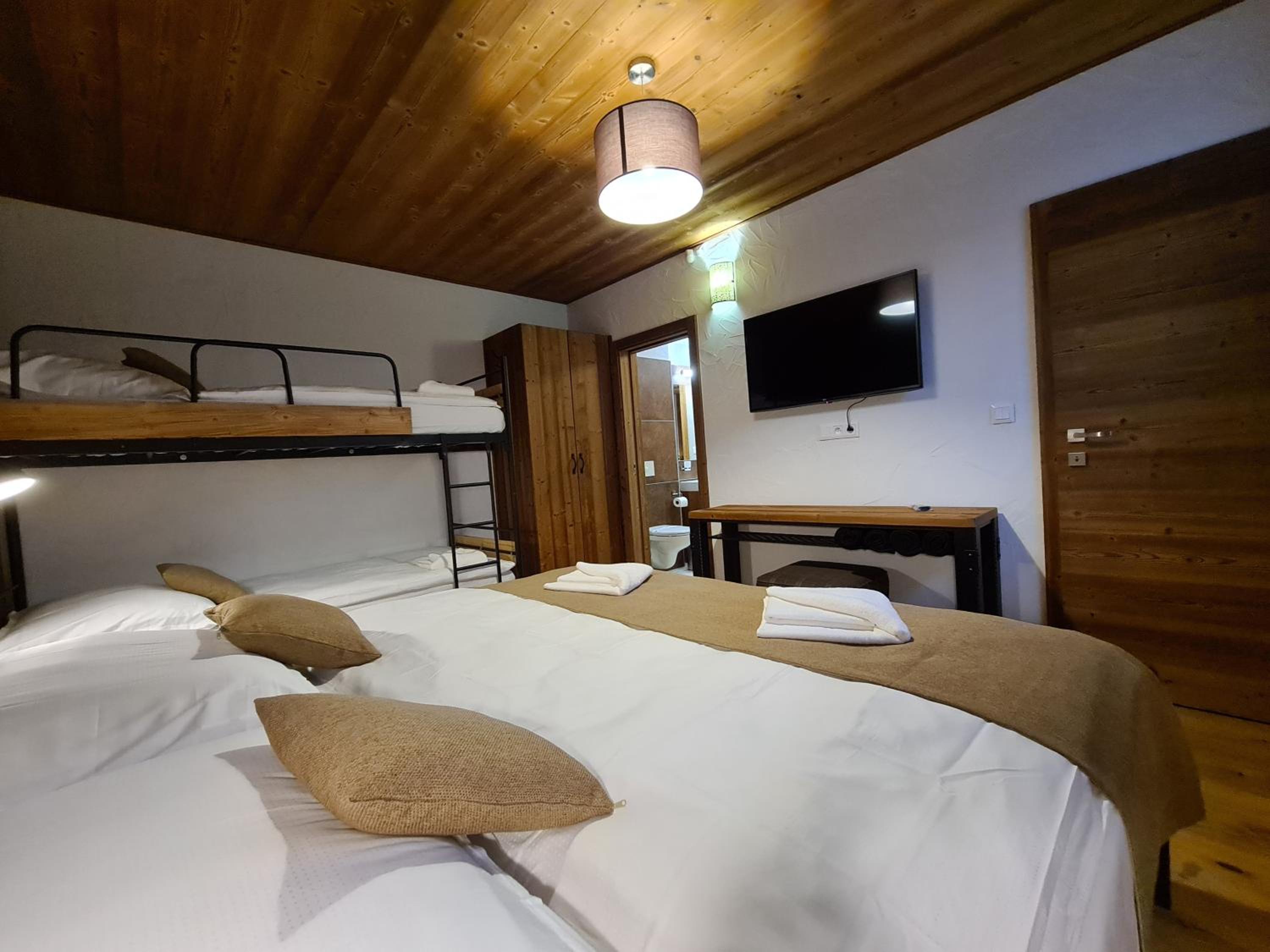 One-Bedroom Apartment - Photo 48