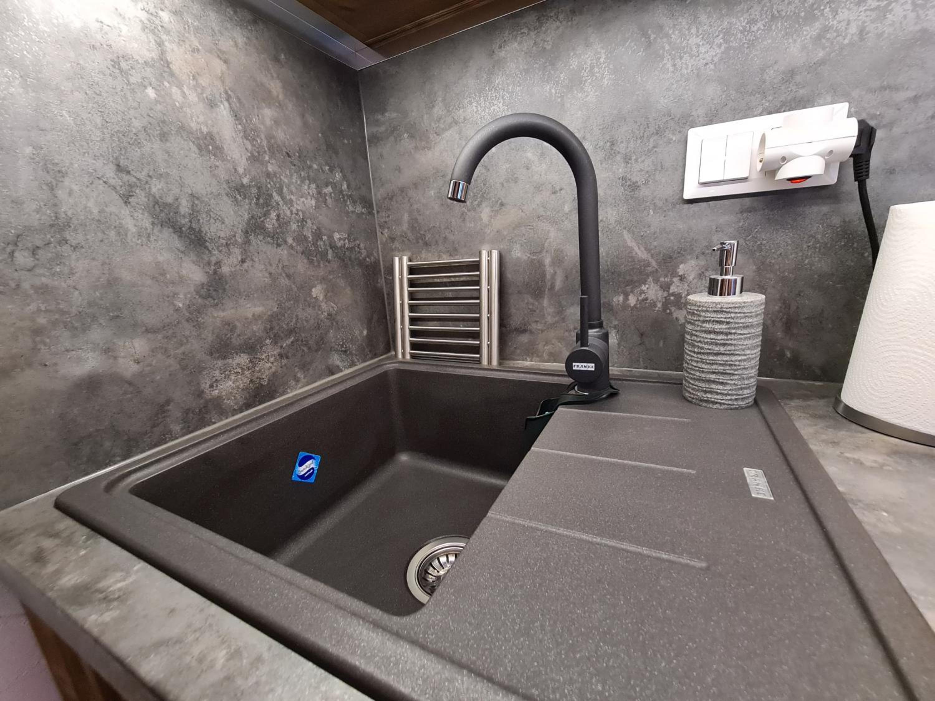 One-Bedroom Apartment - Photo 64