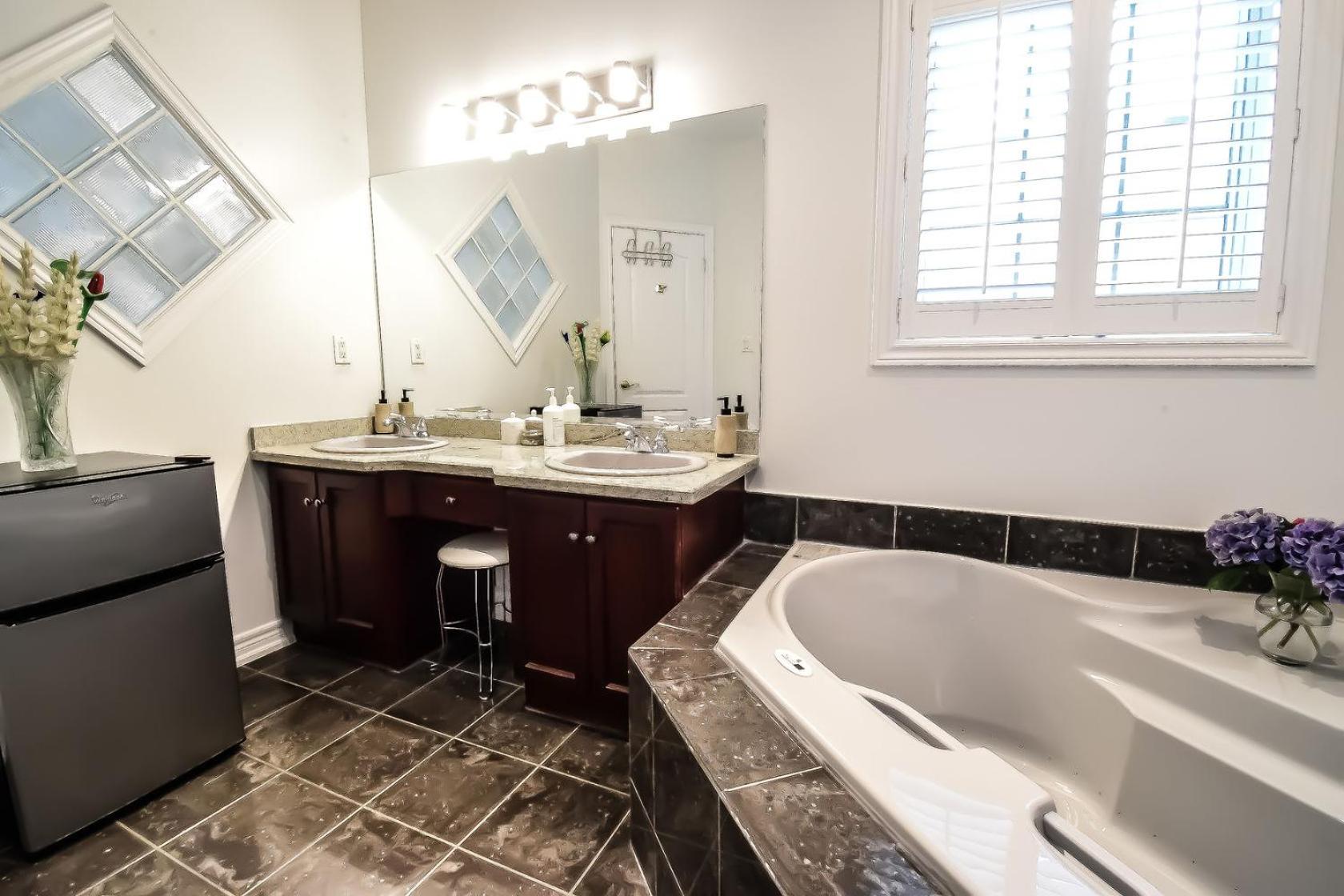 King Room with Spa Bath photo 3